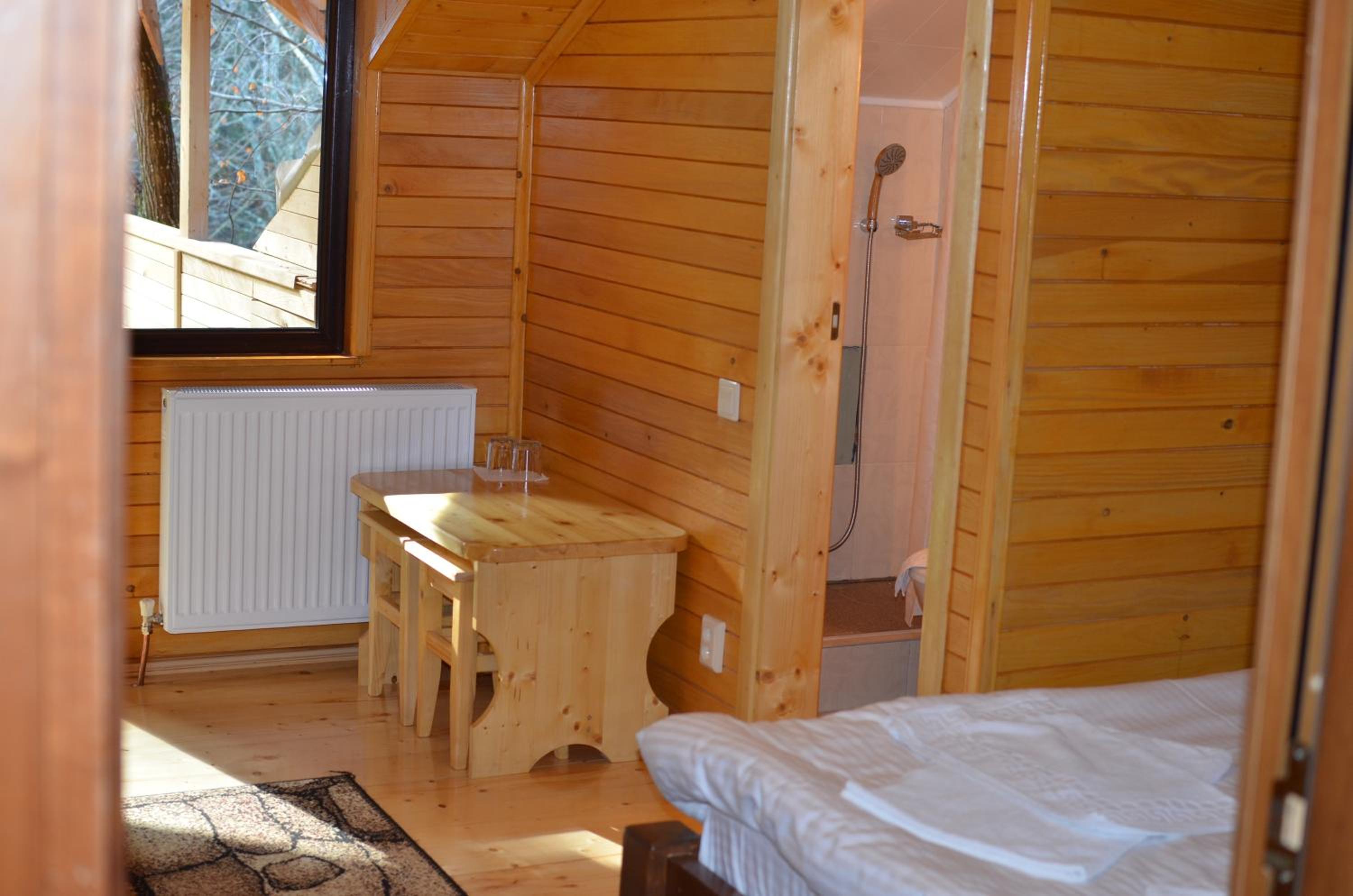 Double Room - Photo 12