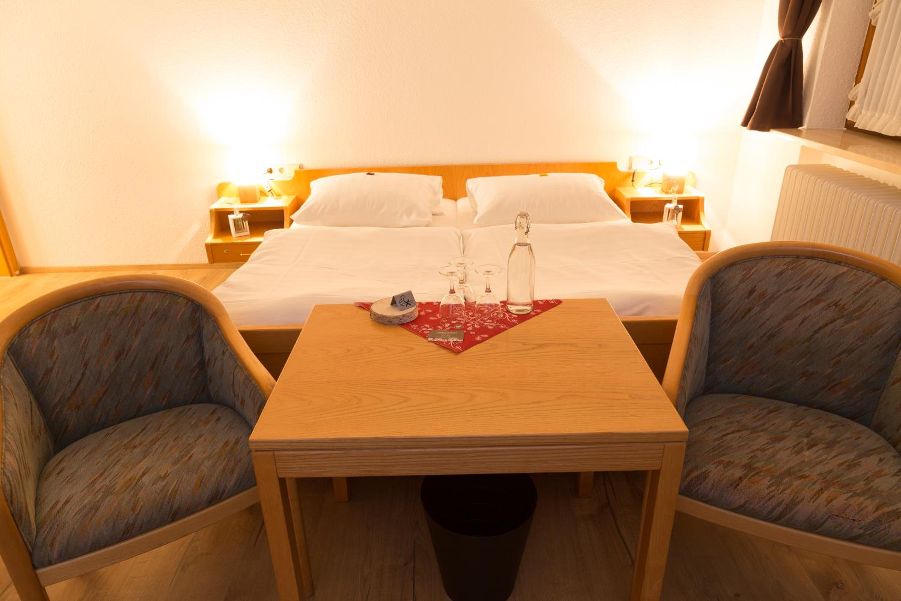 Triple Room with Balcony - Photo 11