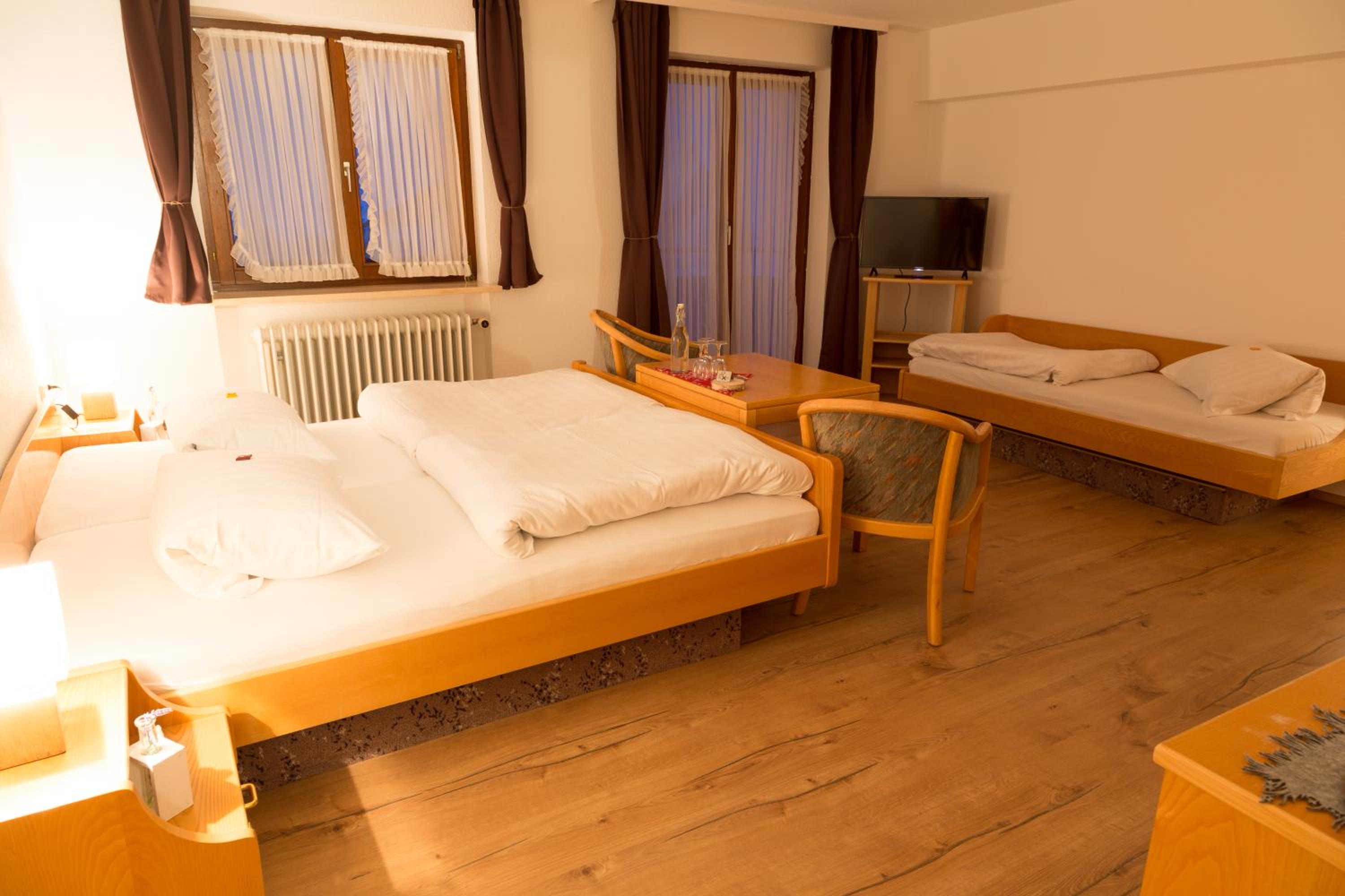 Triple Room with Balcony - Photo 12
