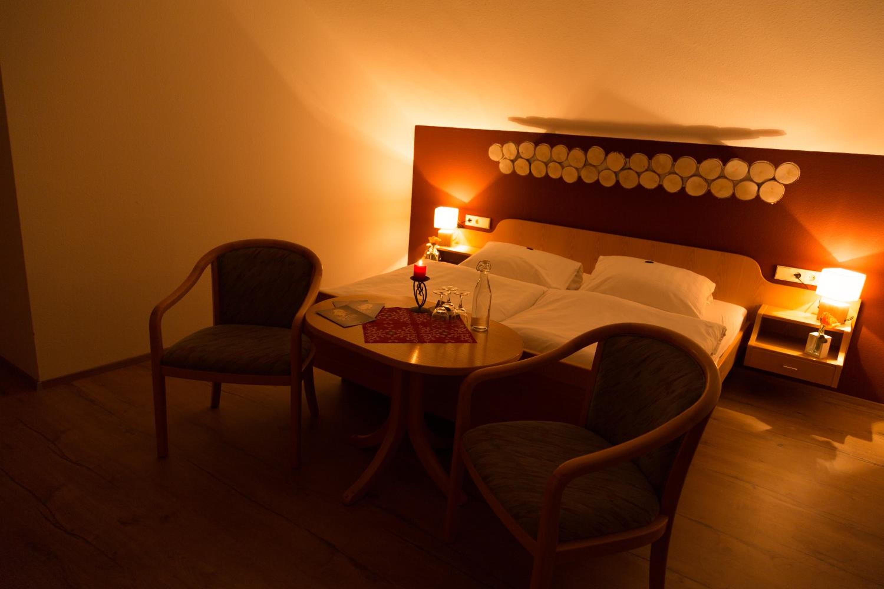 Triple Room with Balcony - Photo 9