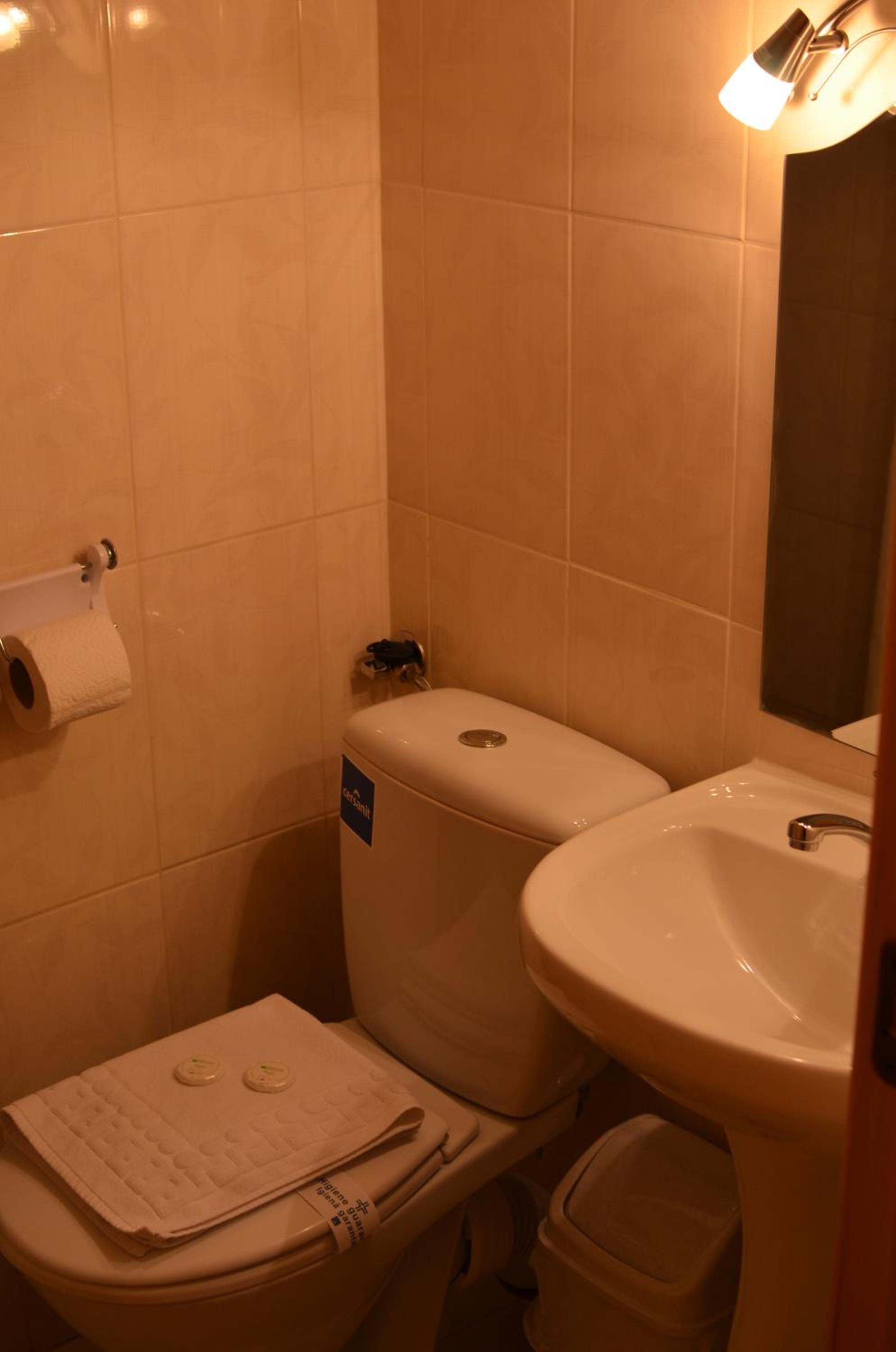 Quadruple Room with Mountain View - Photo 13