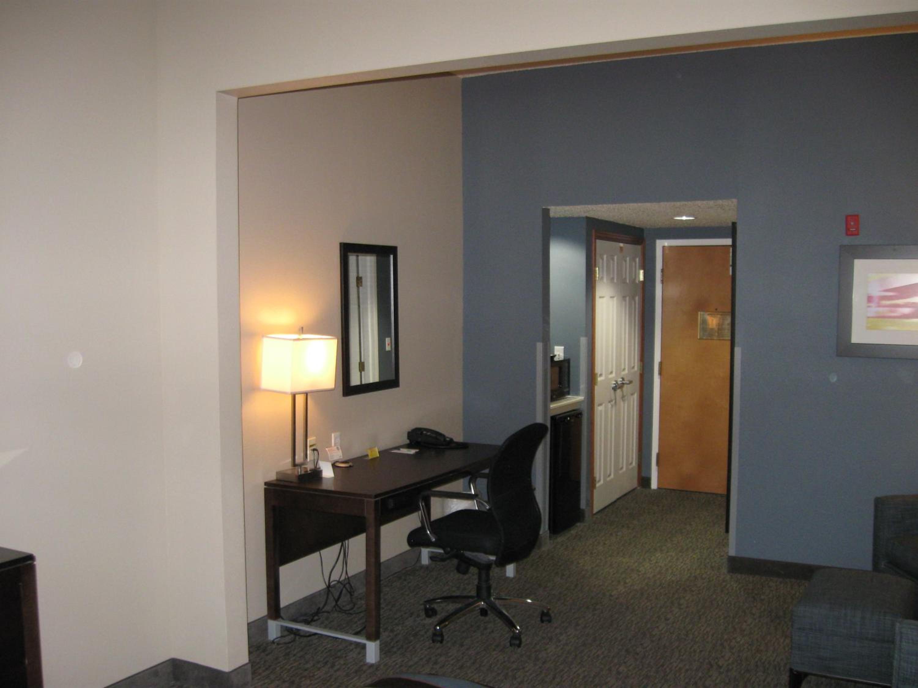 King Room - Non-Smoking - Photo 1