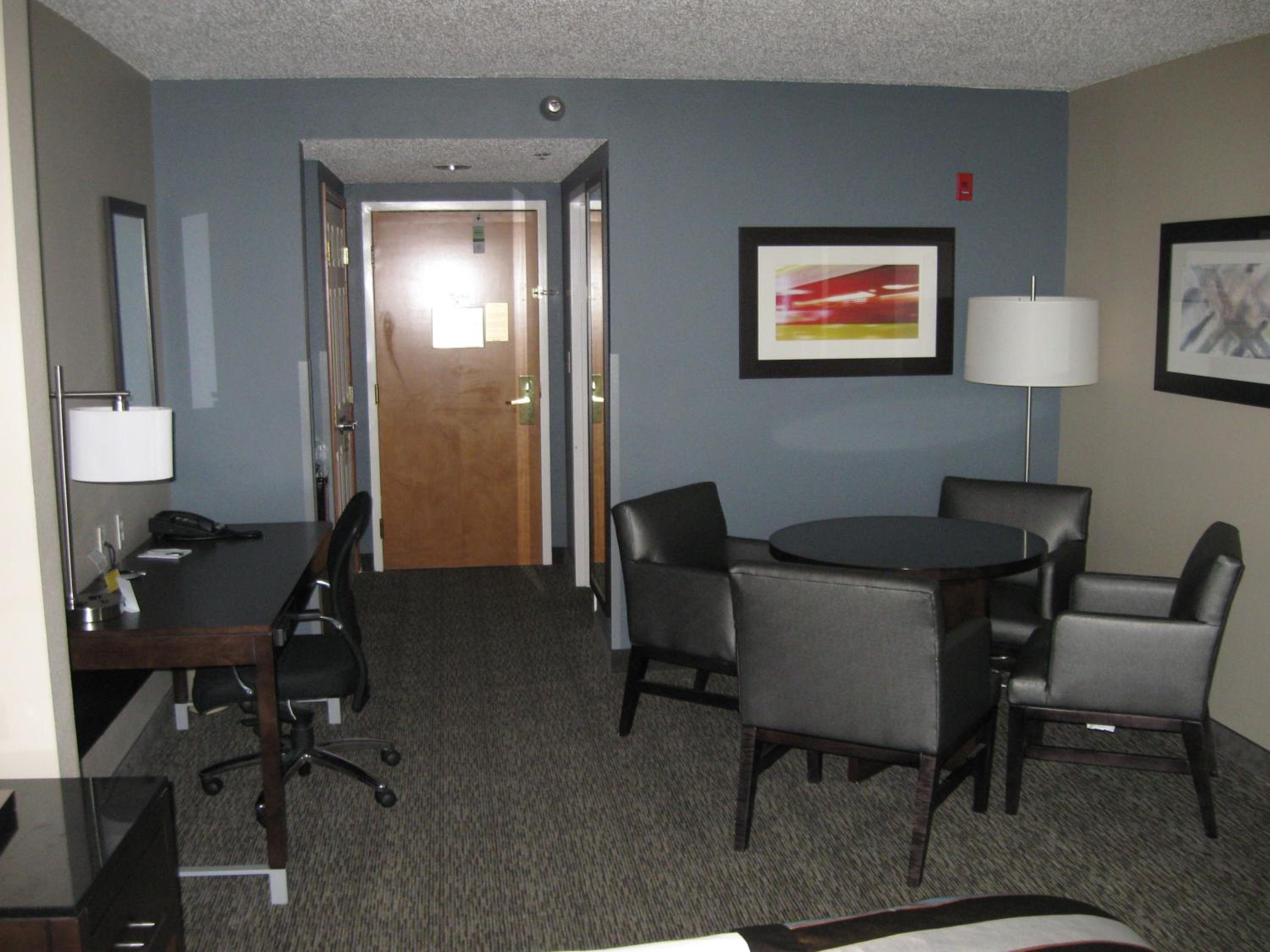 King Suite - Non-Smoking - Photo 1