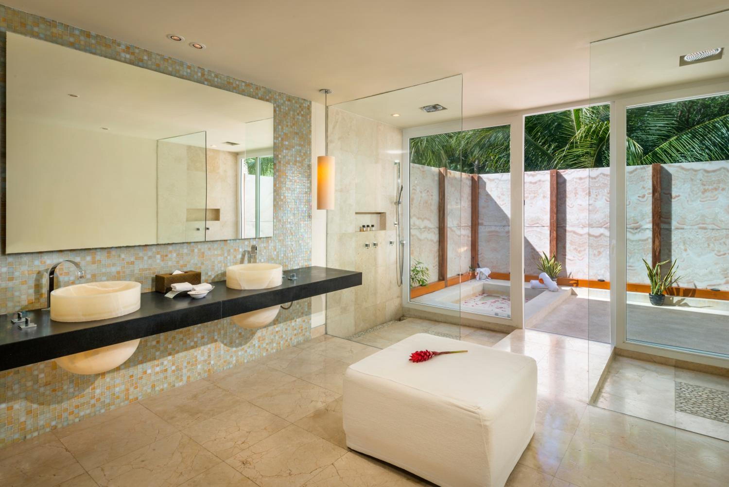 Cenote Blue Lagoon Junior Suite - Photo 3