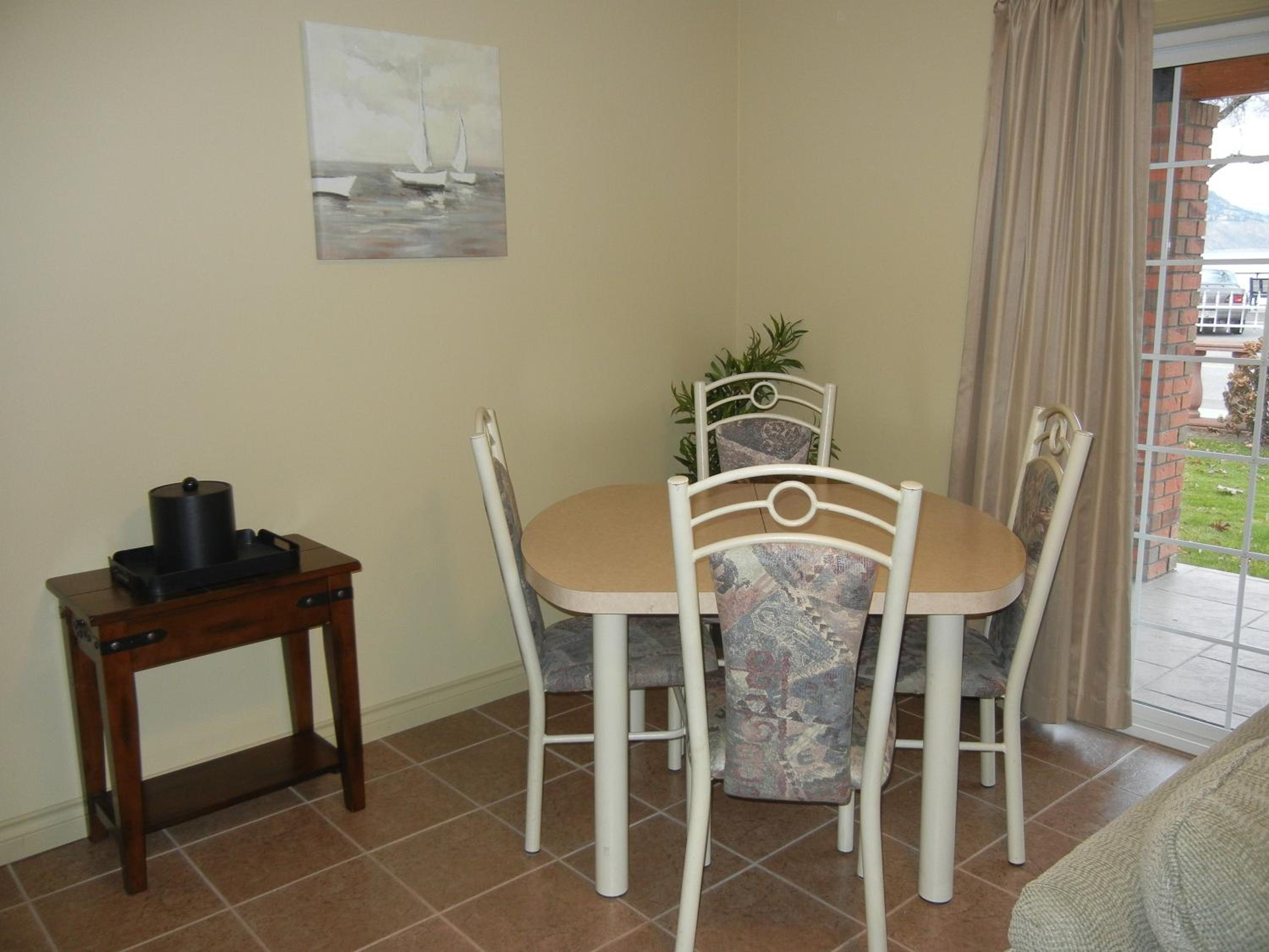 Suite with Lakeview - Non Pet Friendly - Photo 4