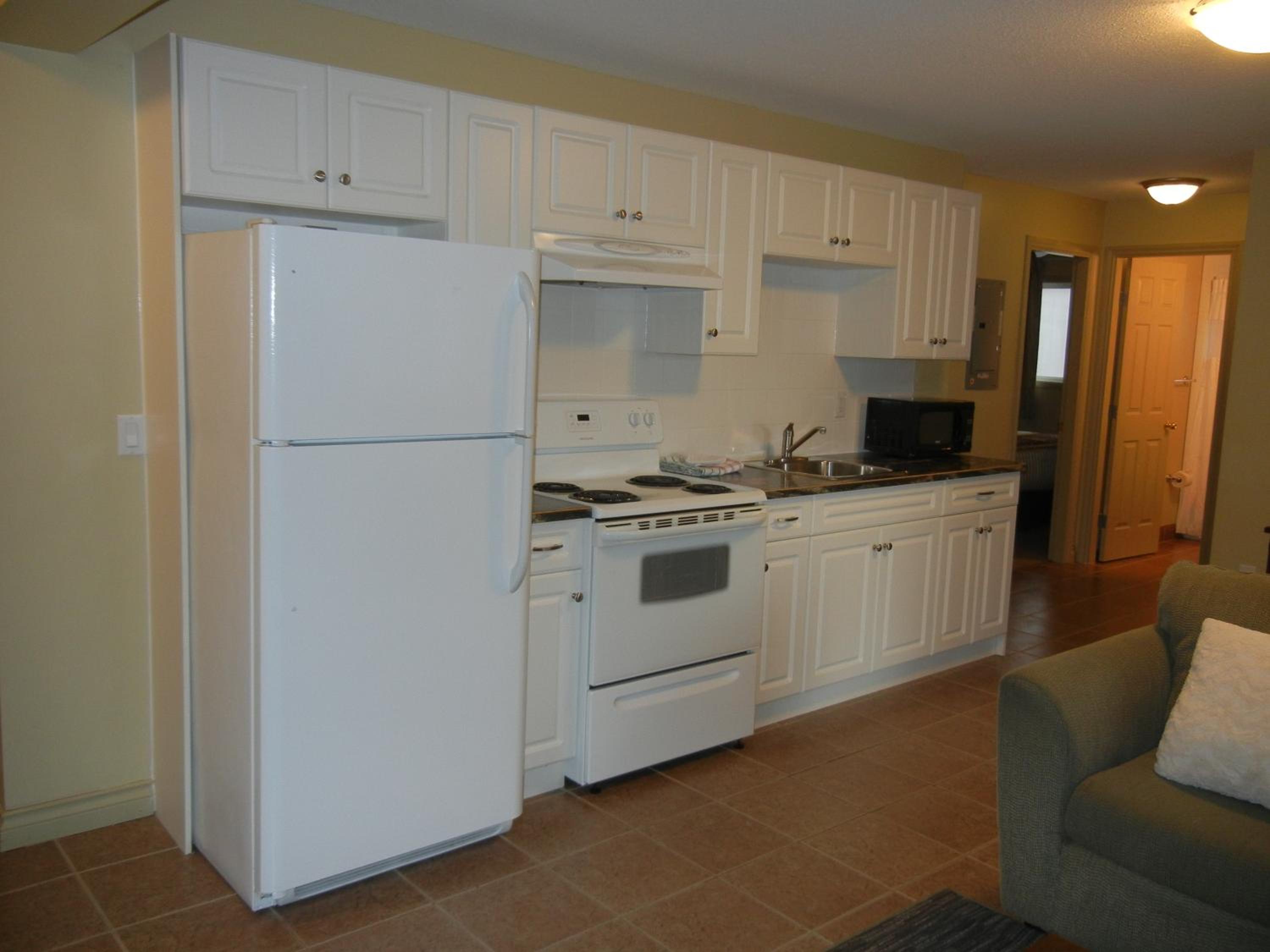 Suite with Lakeview - Non Pet Friendly - Photo 11