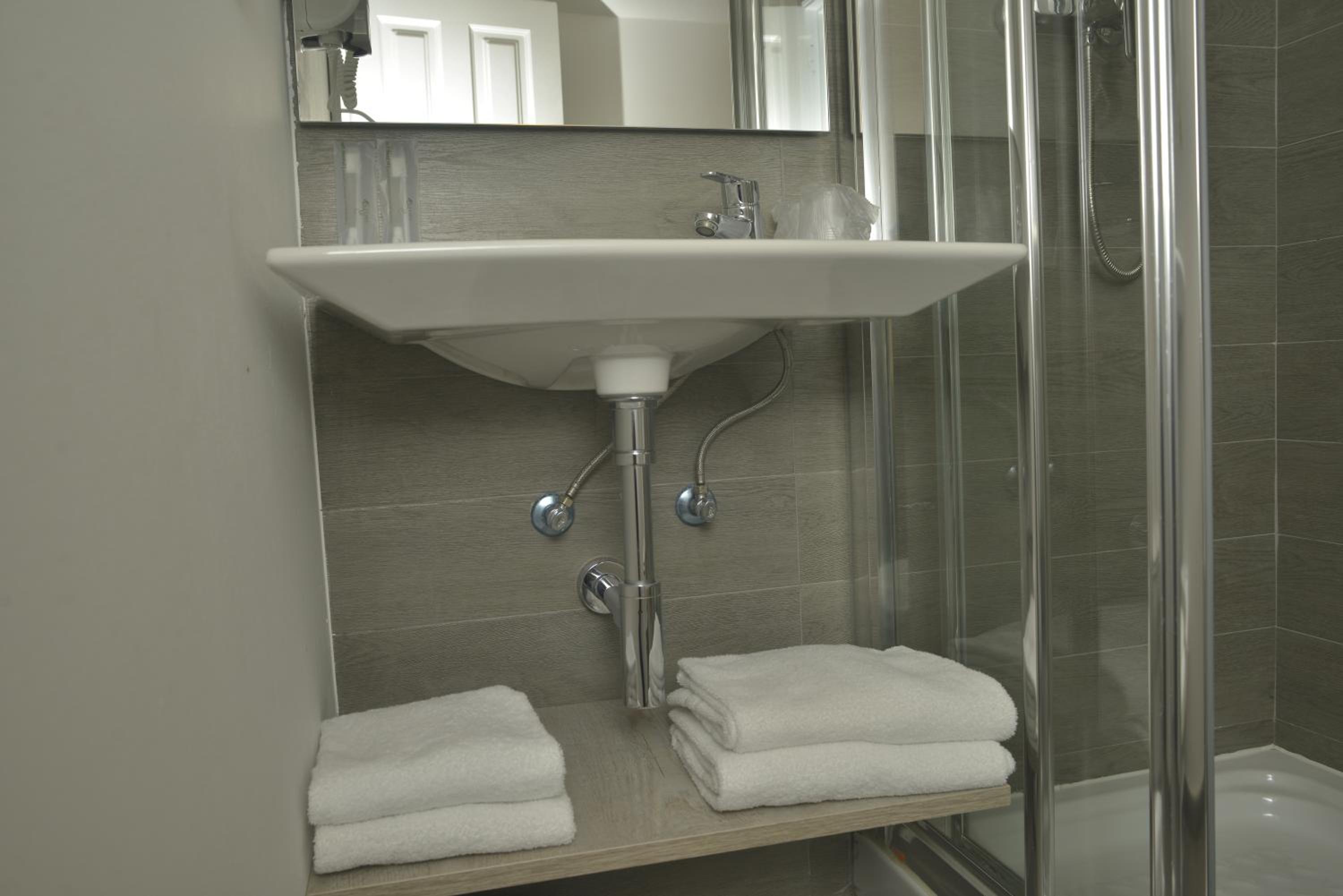 Double Room - Photo 13