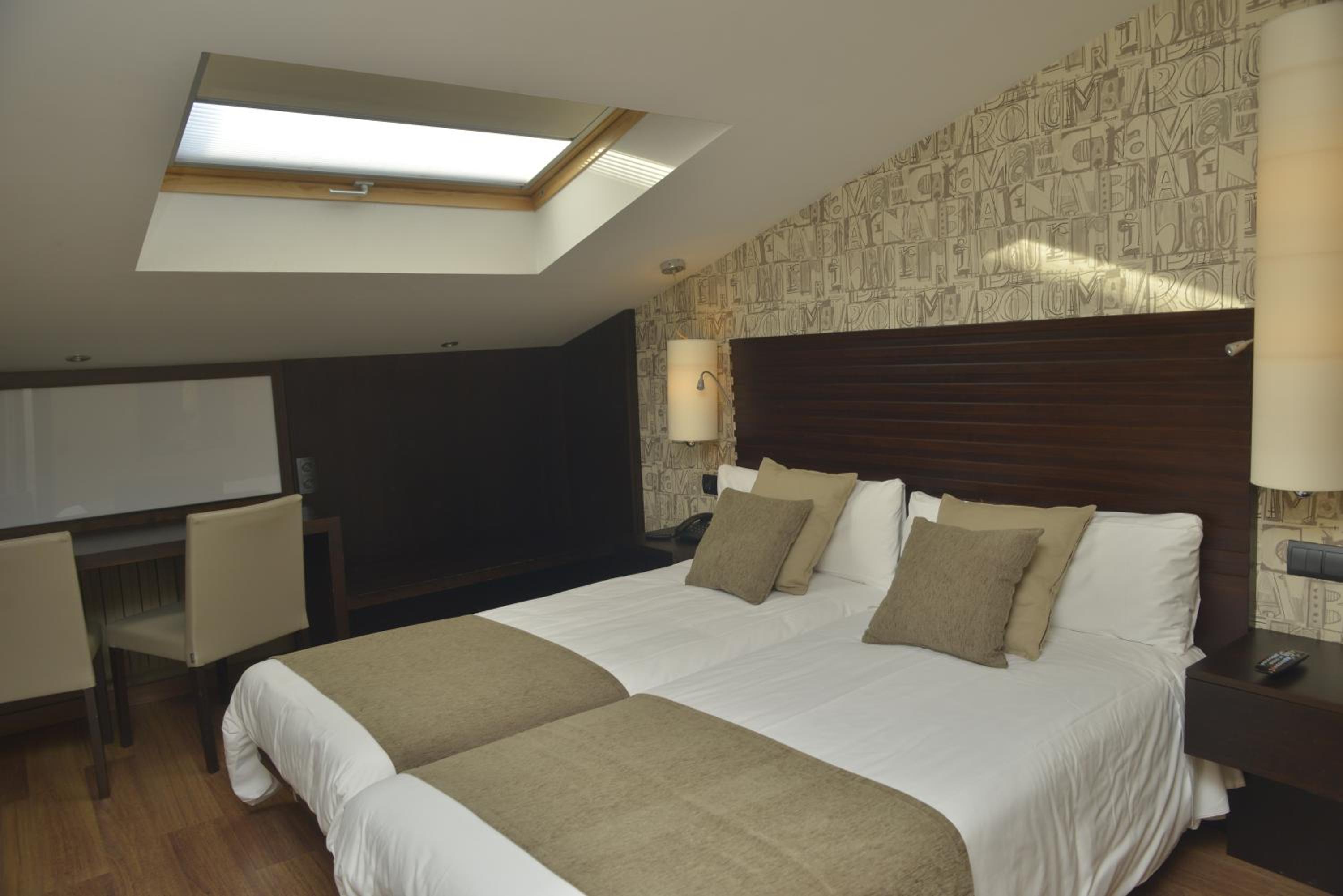Twin Room - Photo 1