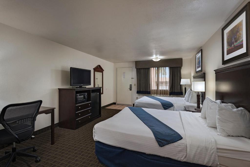 Standard Queen Room photo 1