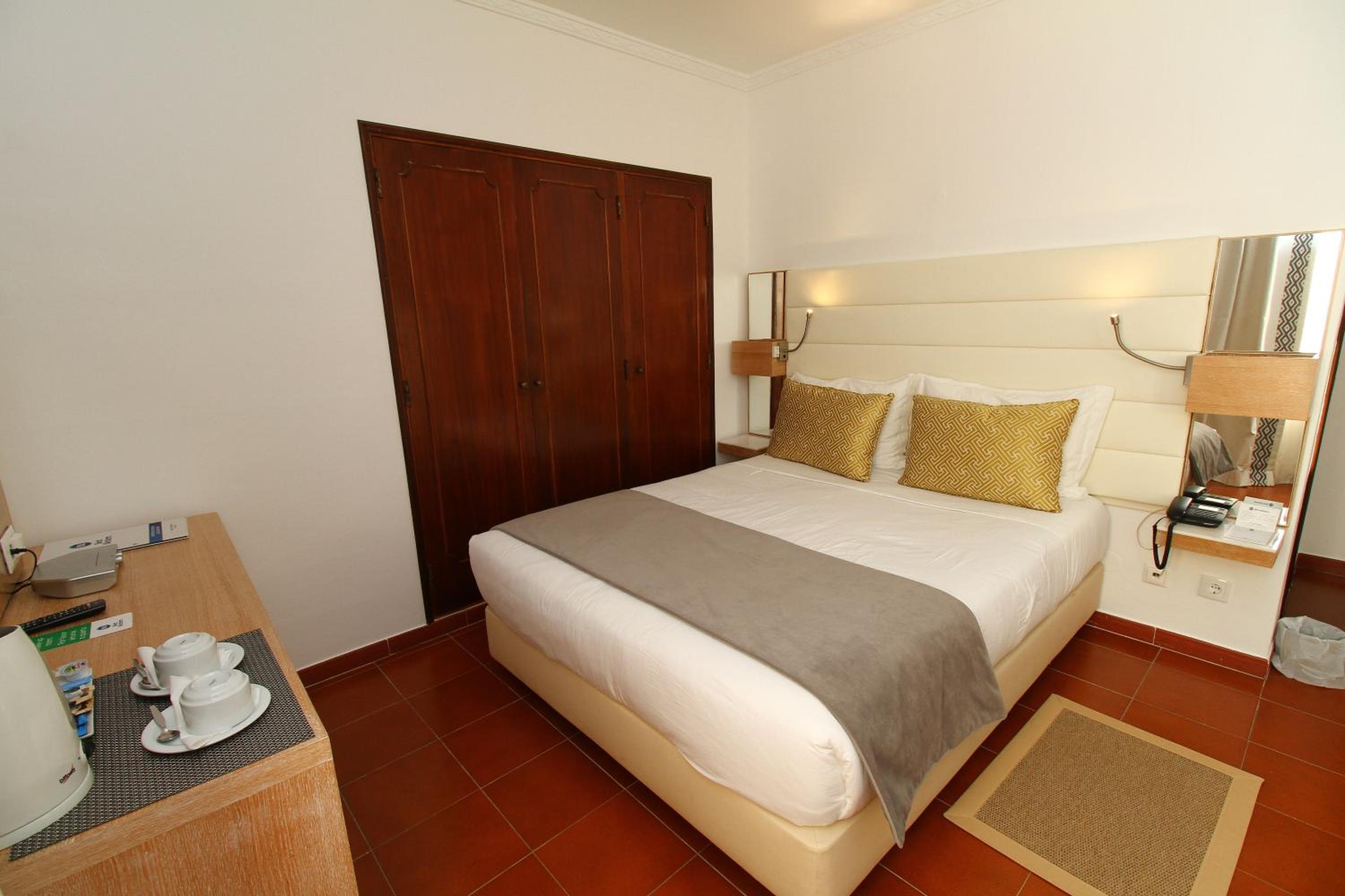 Standard Double Room - Photo 2