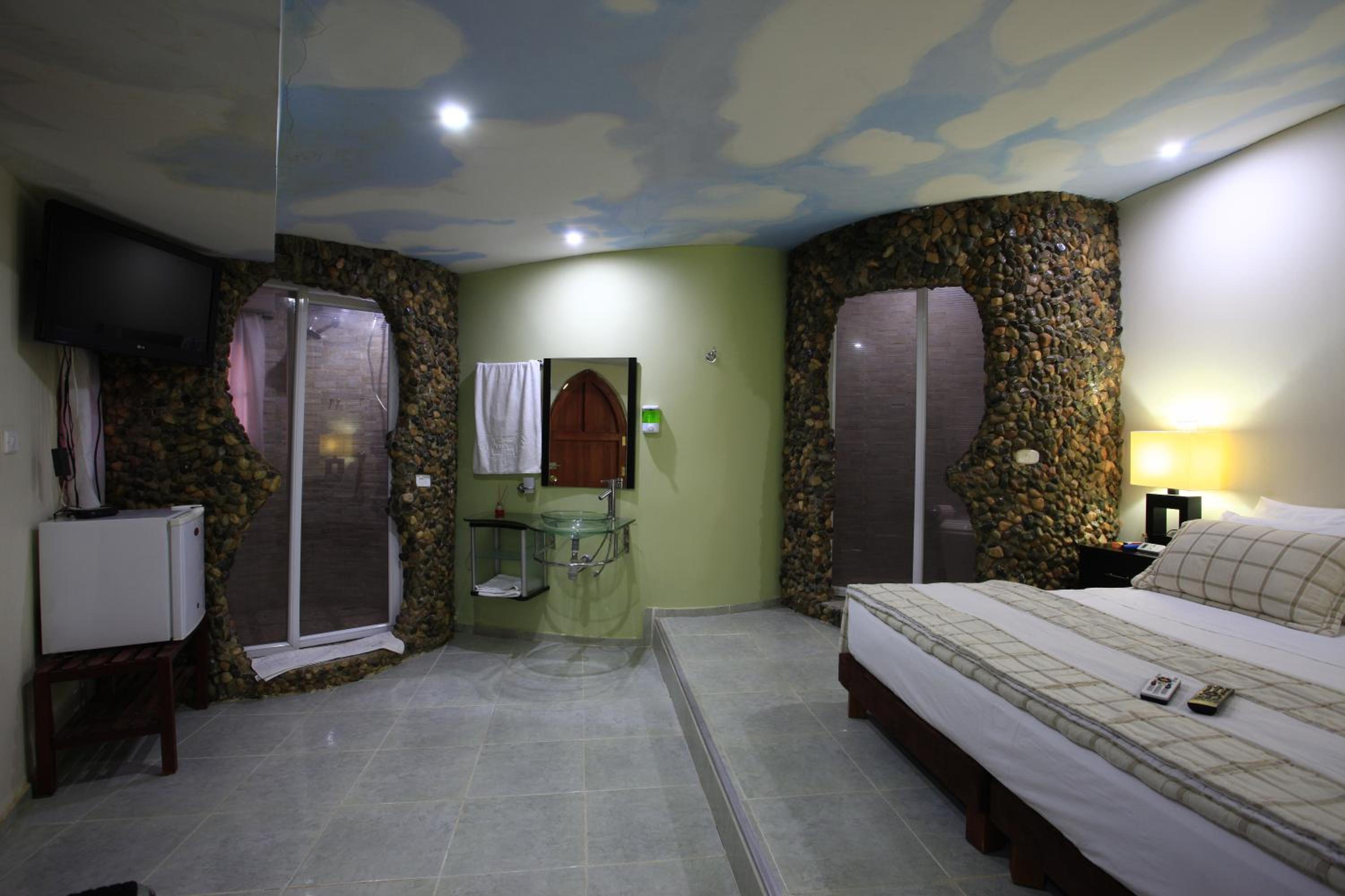 Superior Queen Room photo 1