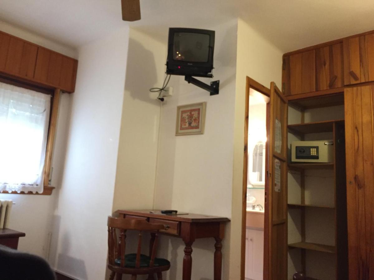 Standard Twin Room photo 2