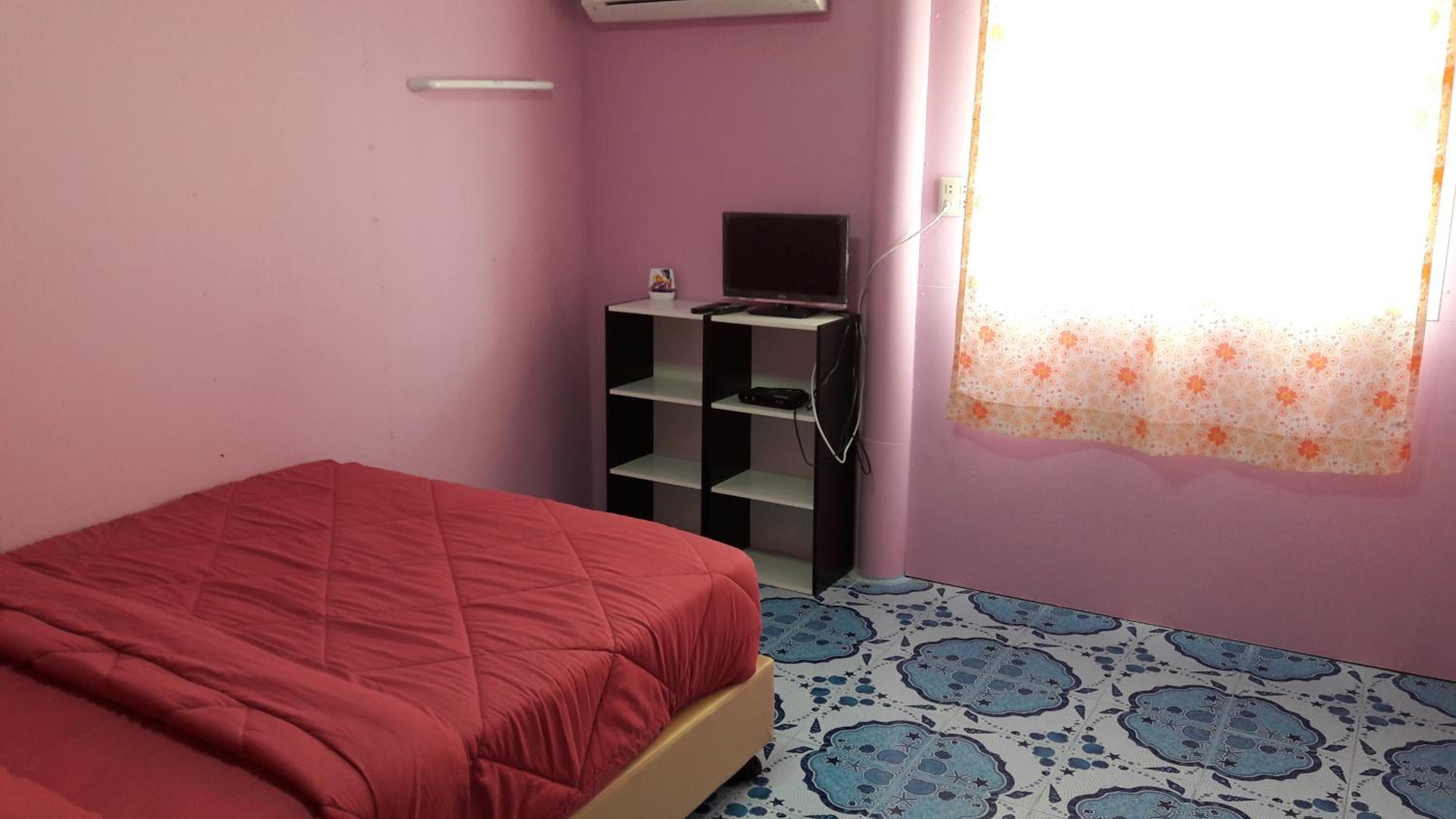 Double Room with Shared Bathroom photo 3