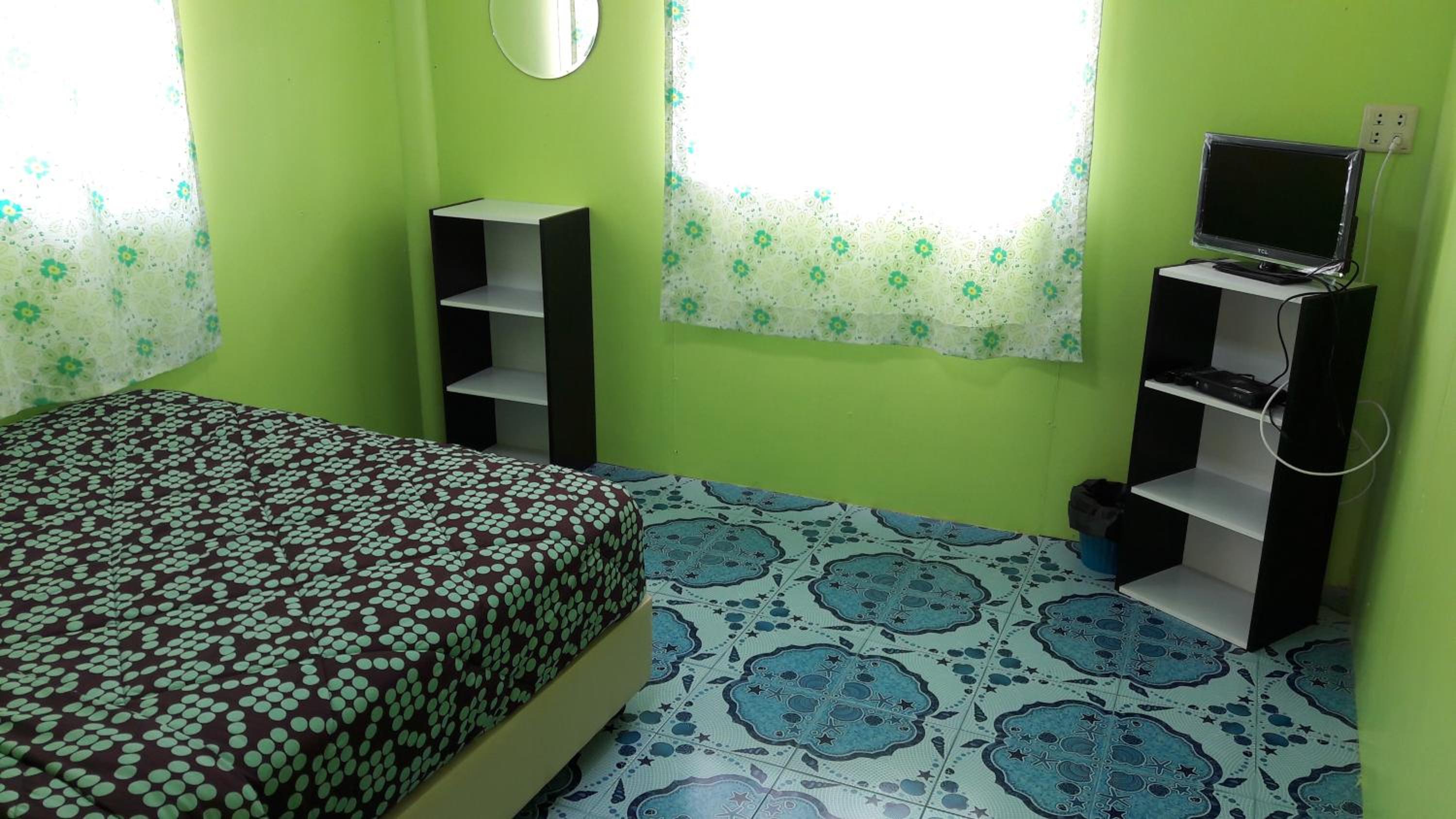 Double Room with Shared Bathroom photo 2