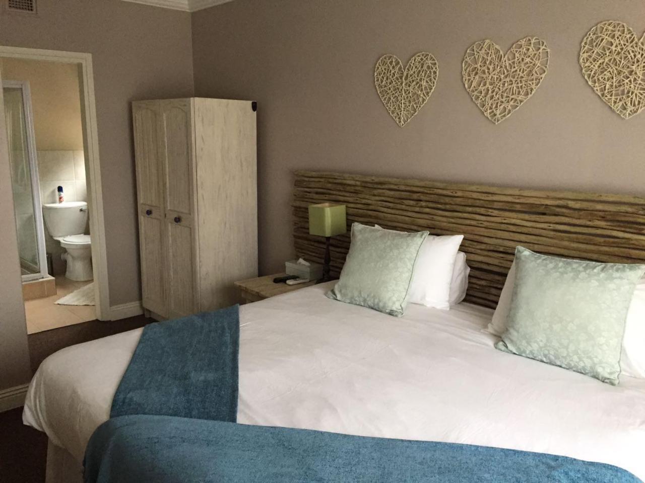 Standard Twin Room - Photo 2