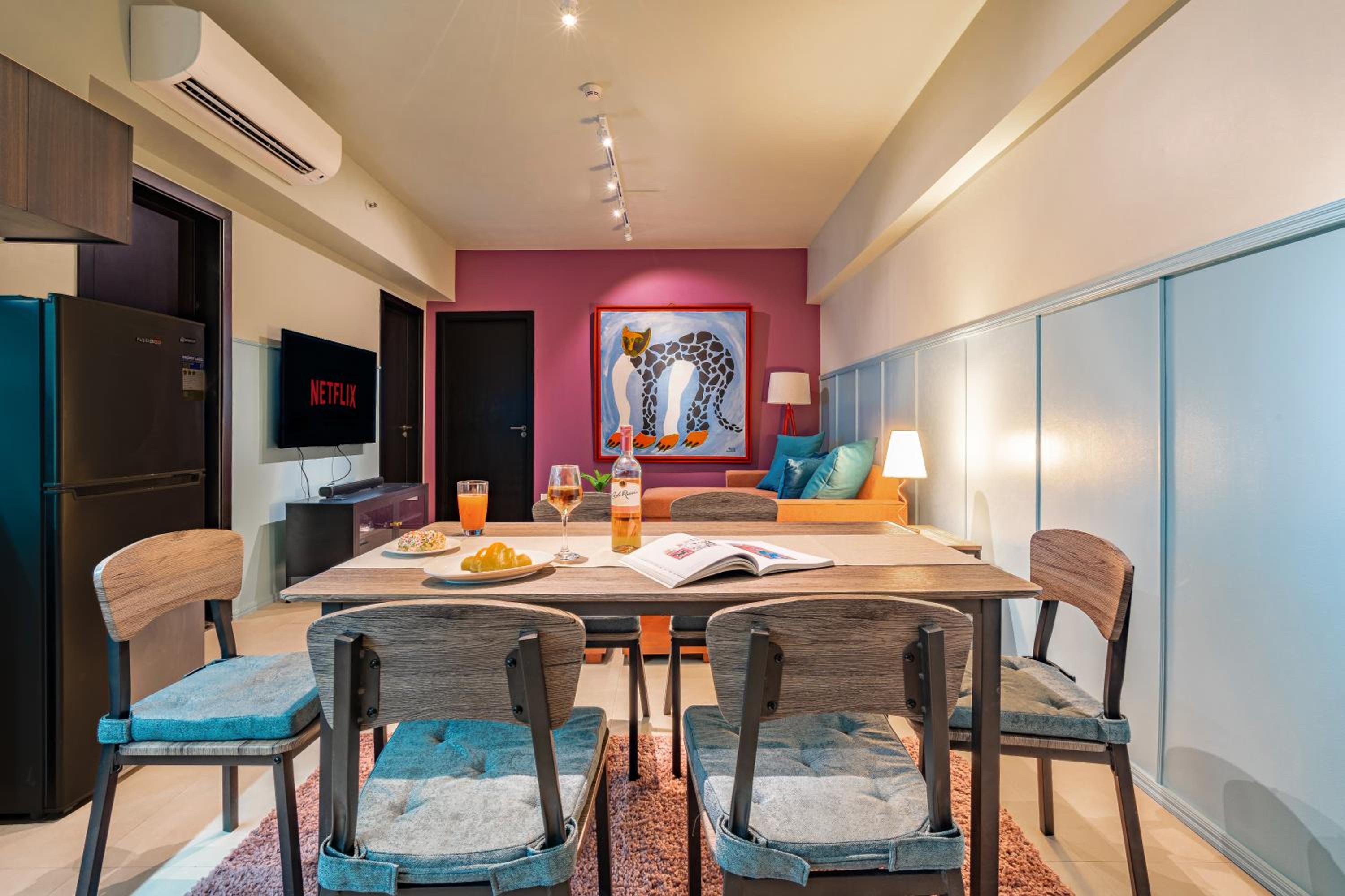 Two-Bedroom Apartment with Balcony and Sea View