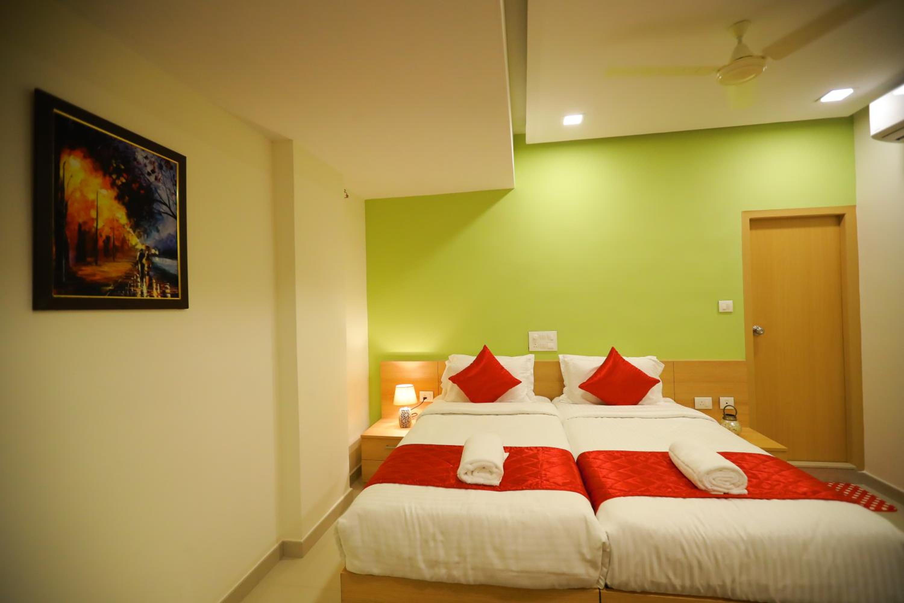 Deluxe Room - Photo 3