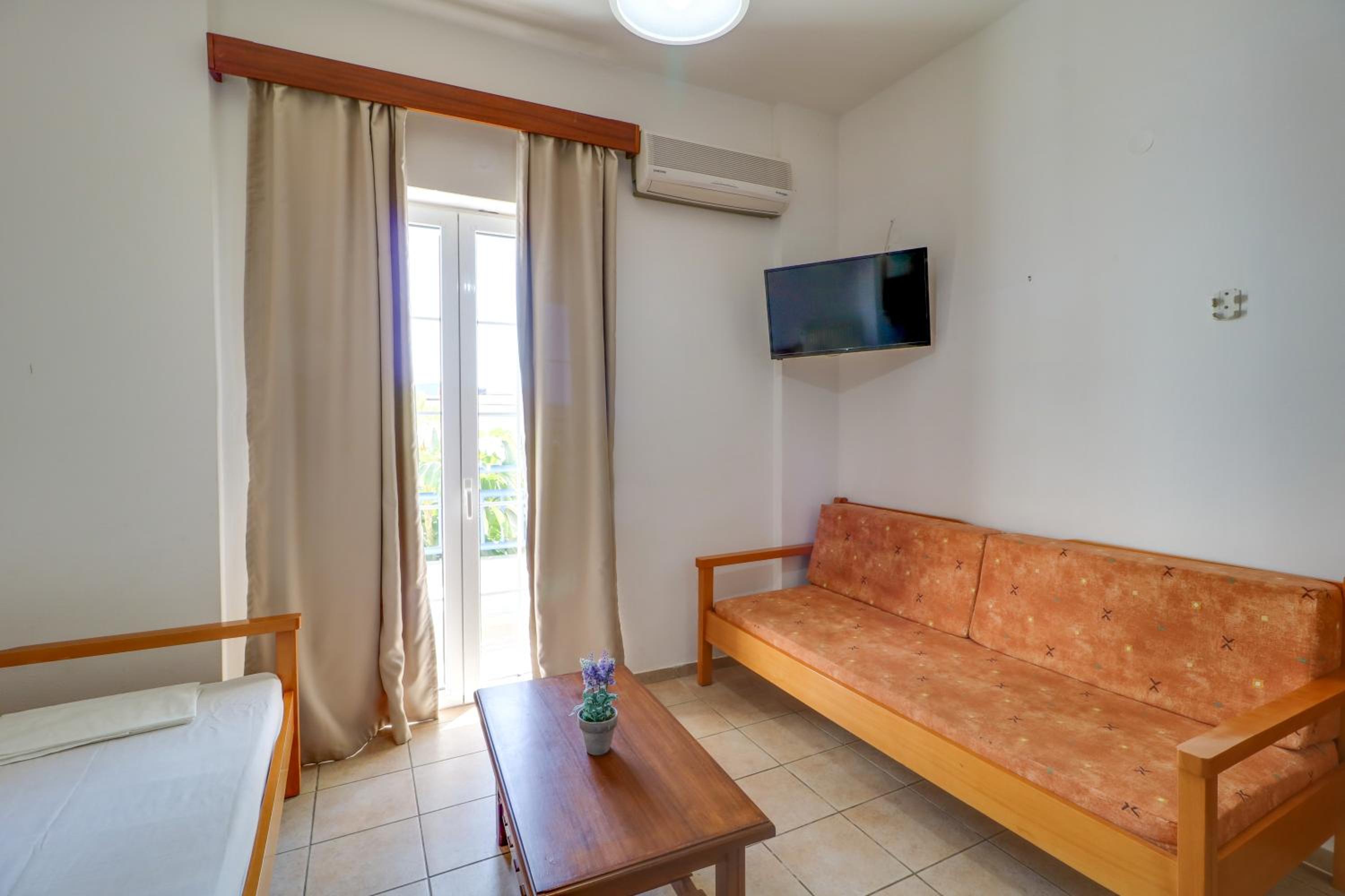 Family Room (3 Guests)