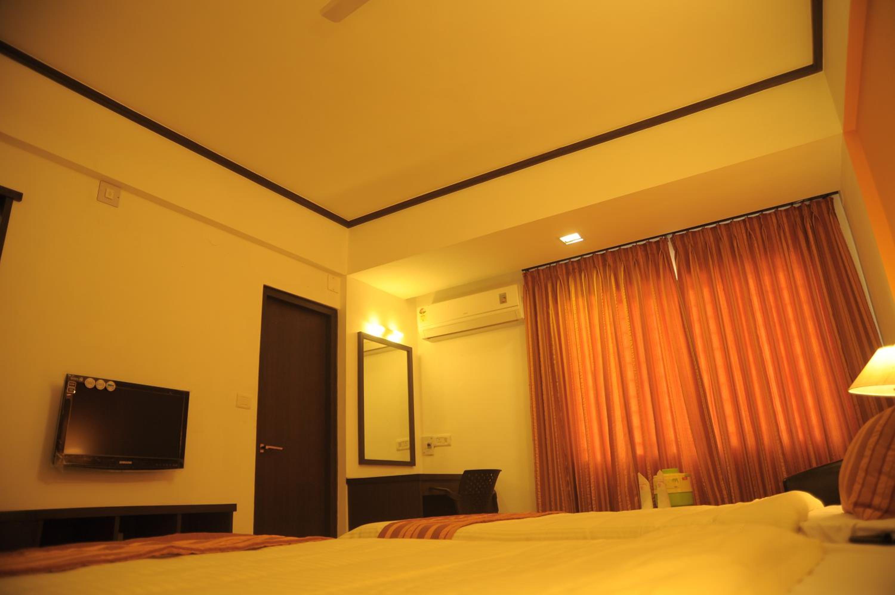 Standard Double Room with Fan photo 2