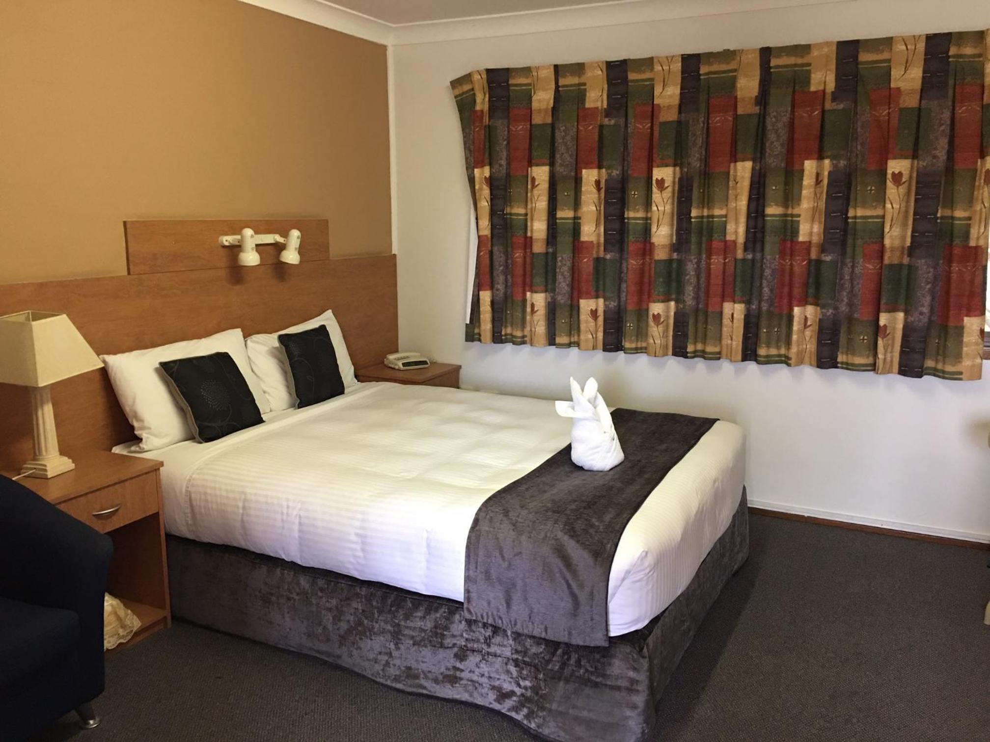 Queen Room photo 1