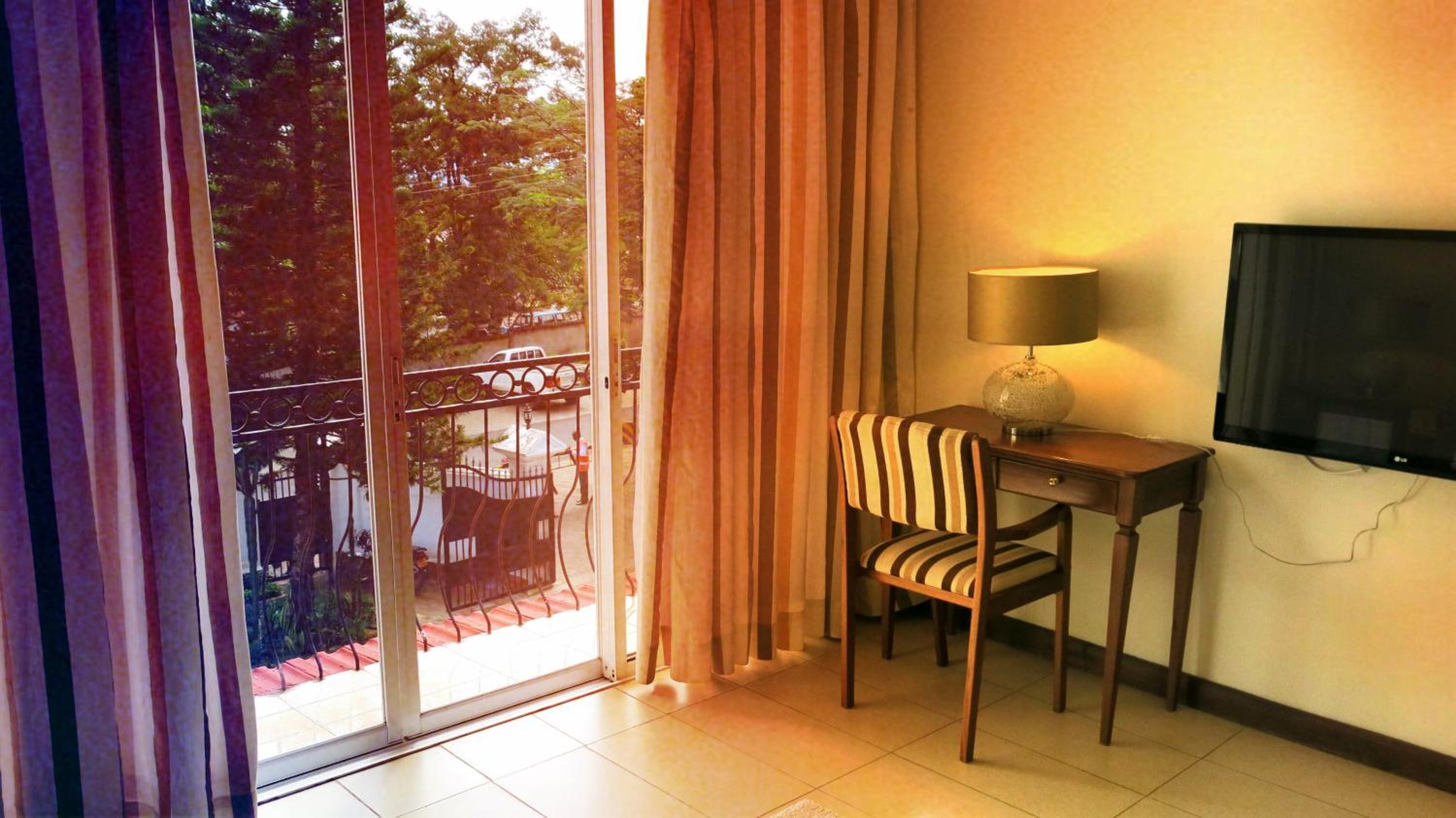 Deluxe Suite photo 2