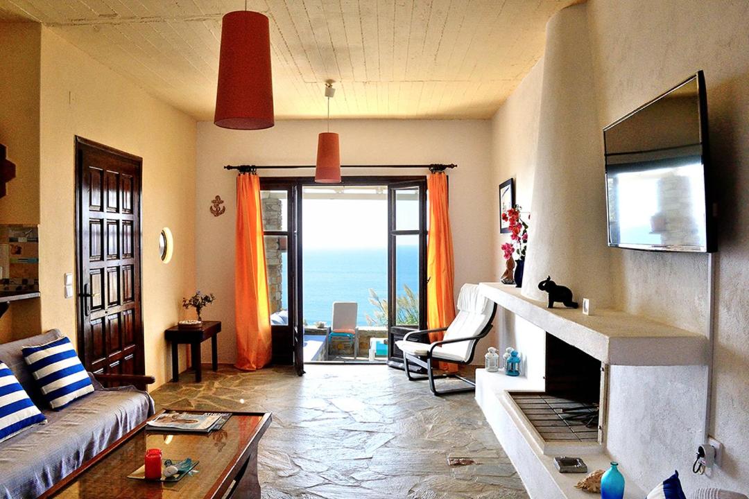 One-Bedroom House photo 1