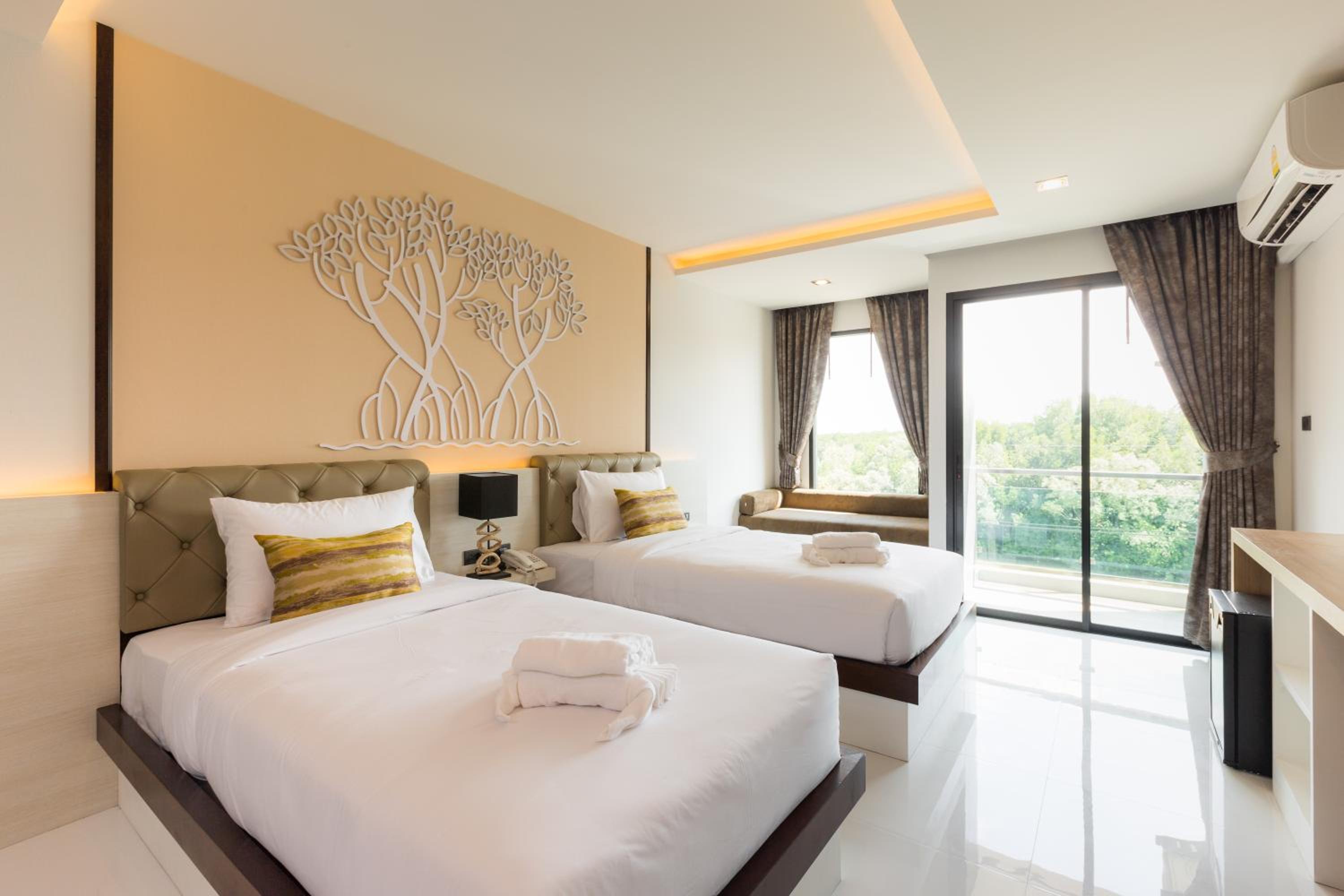 Deluxe Twin Room with River View photo 3