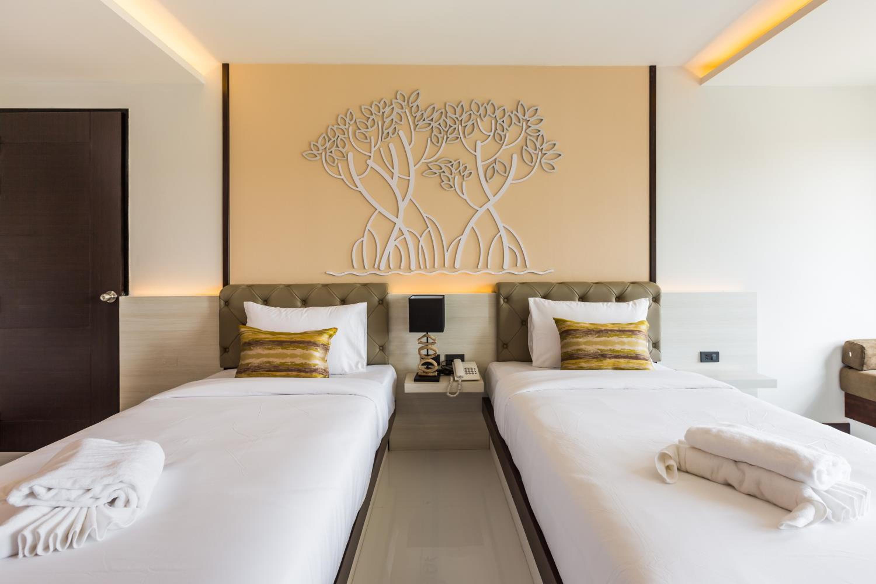 Deluxe Twin Room with River View photo 2