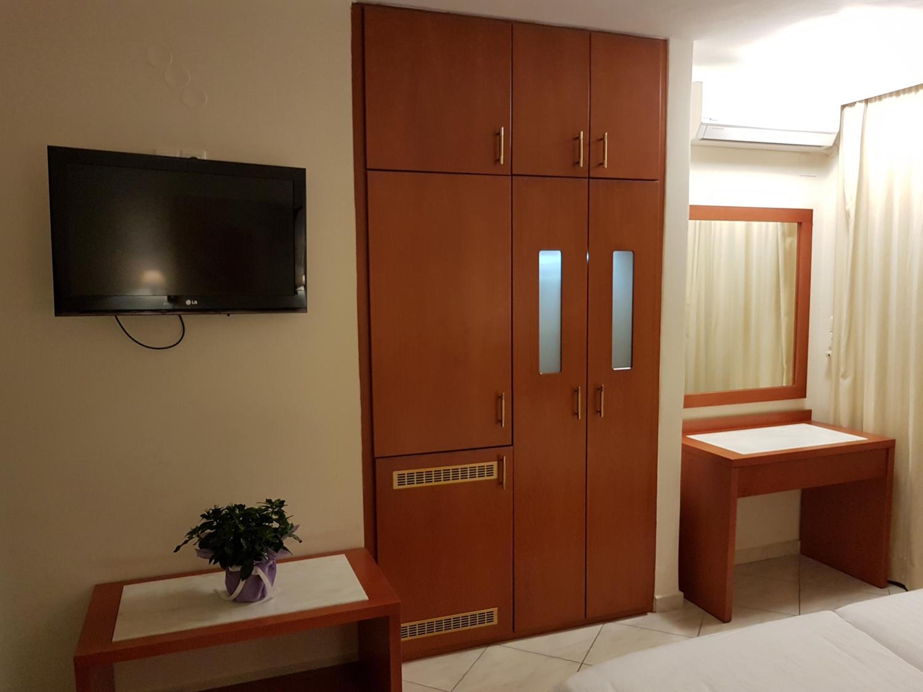 Standard Double or Twin Room photo 3