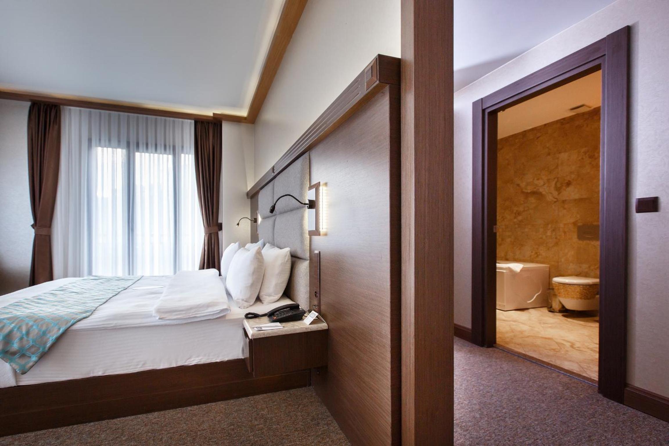 Double Room with Lake View