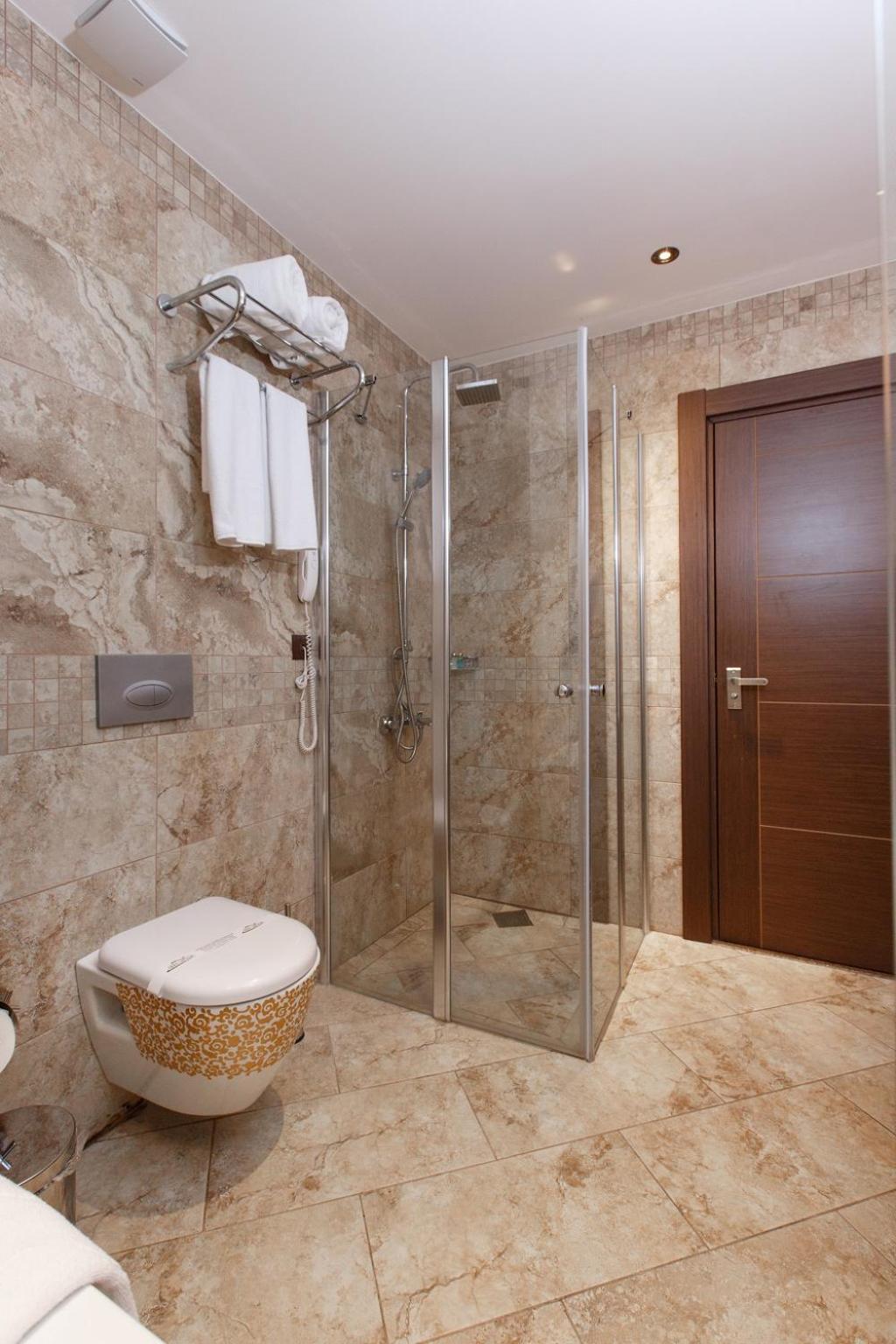 Triple Room with Lake View