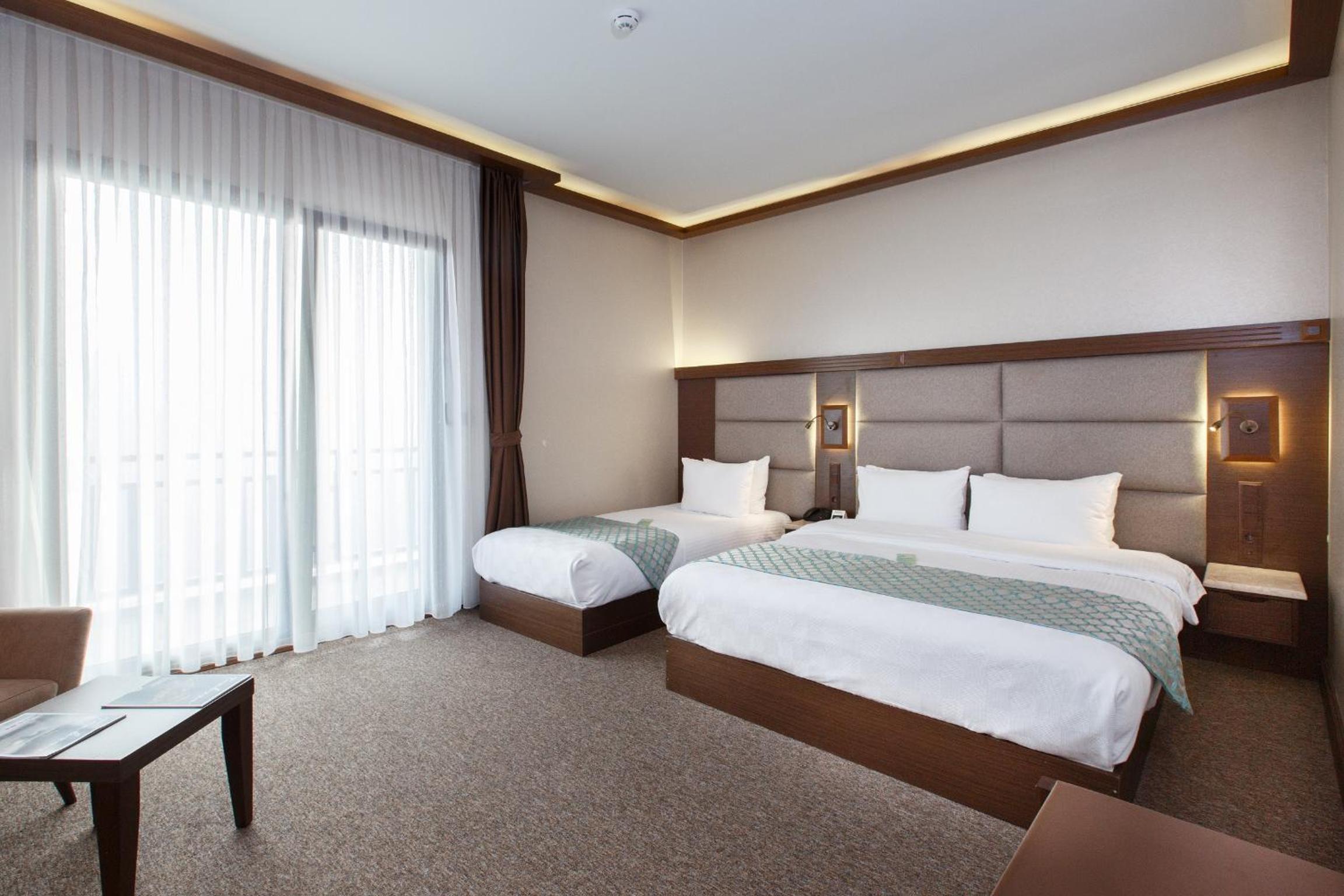 Triple Room with Lake View