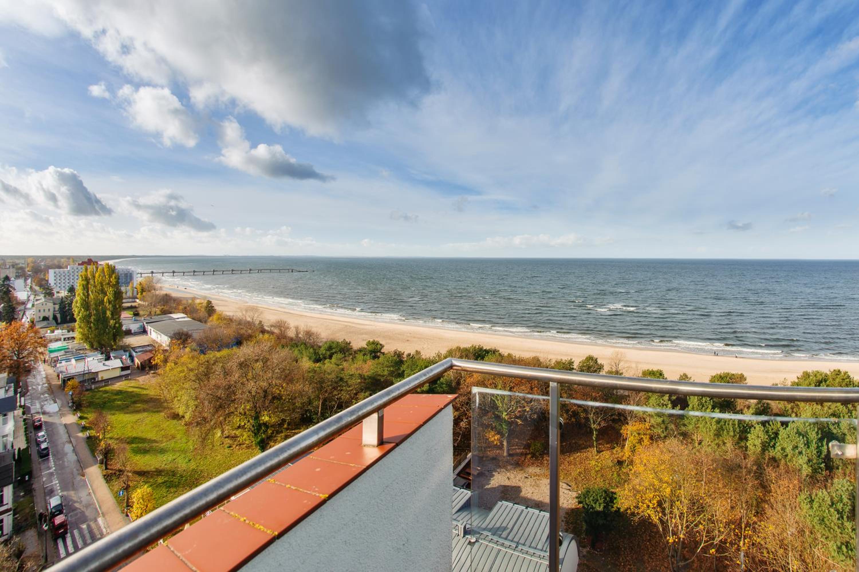 Apartment with Sea View and Paid Parking photo 3