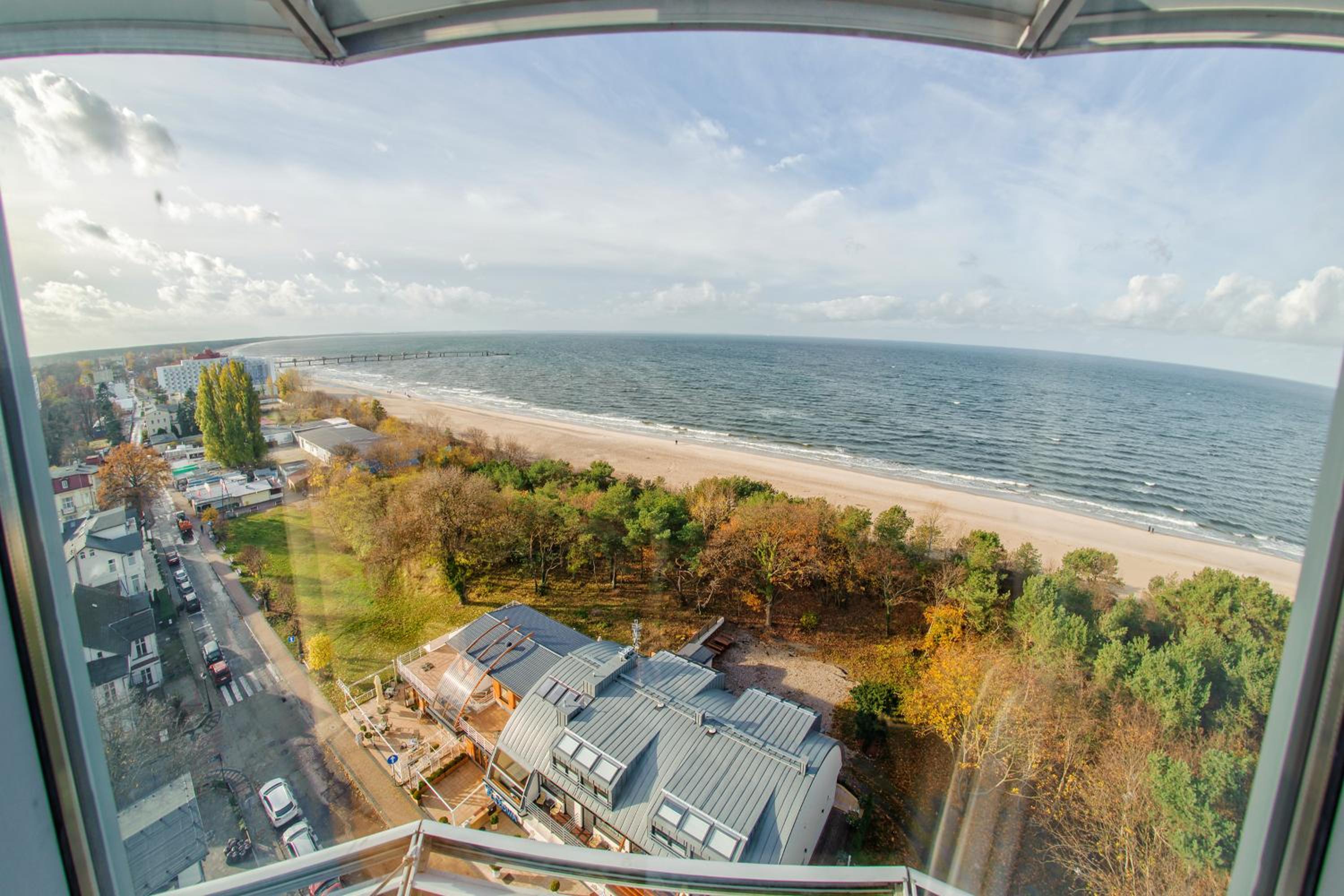 Apartment with Sea View and Paid Parking photo 2
