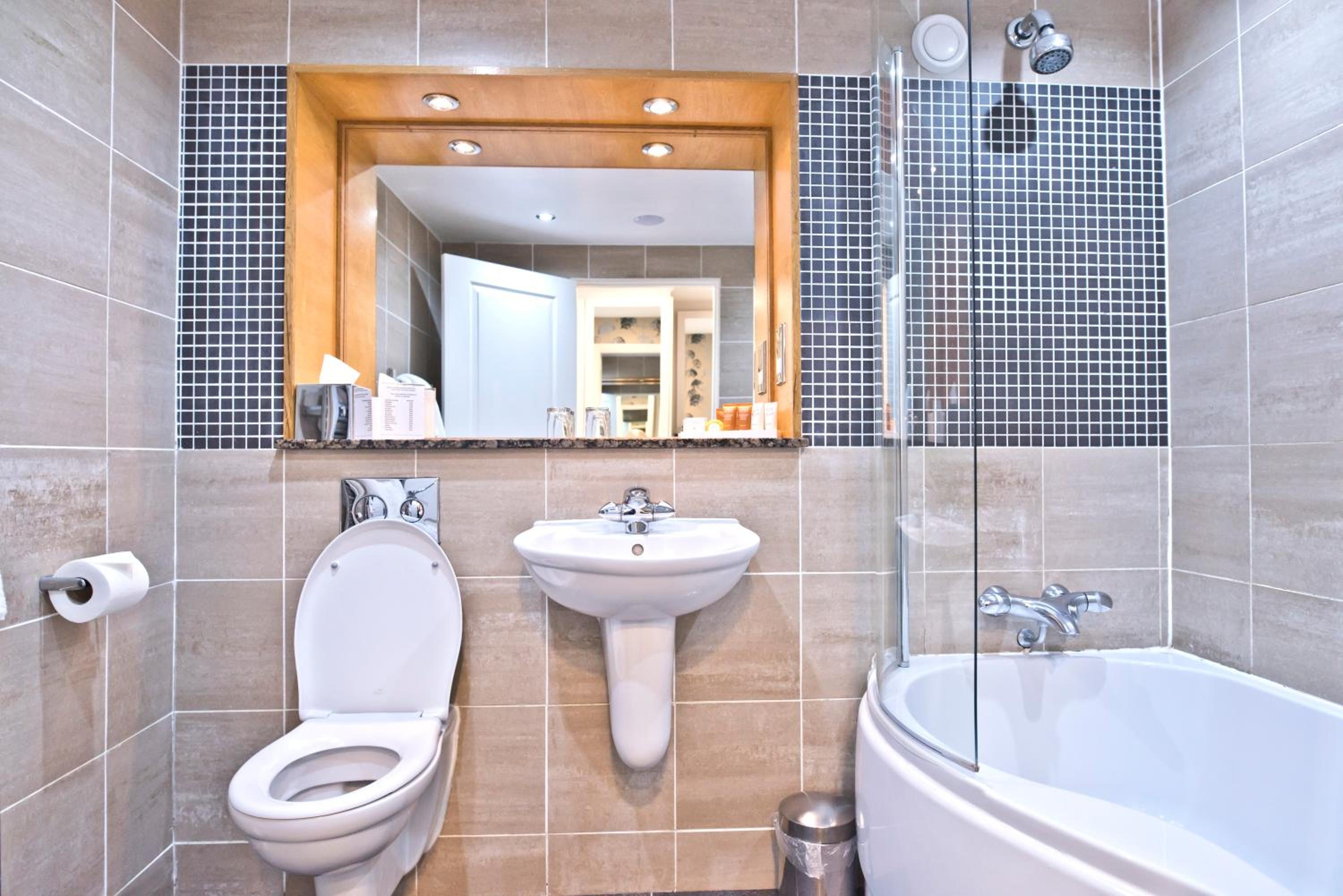 Standard Double Room - Photo 5