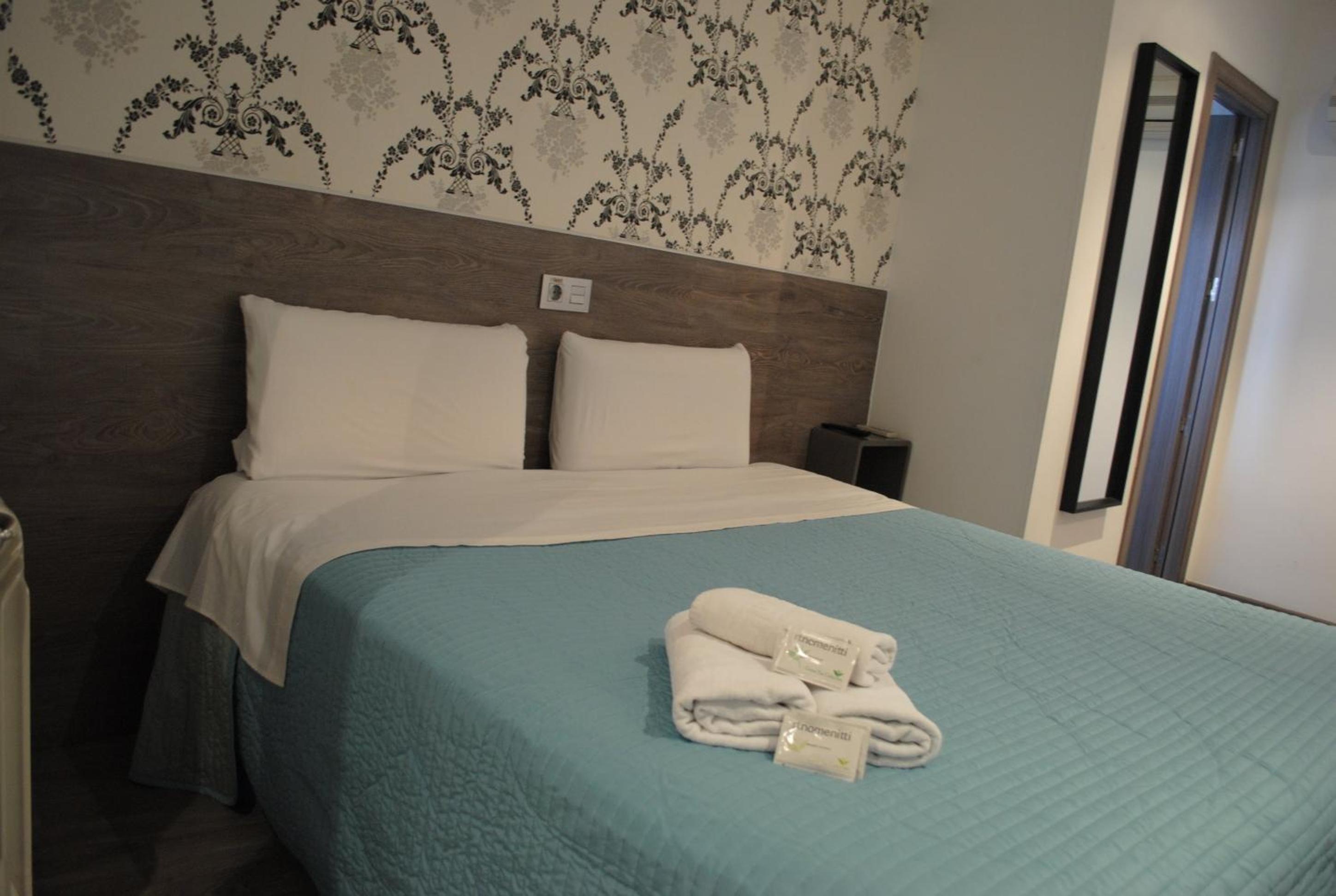 Double Room with Balcony photo 2
