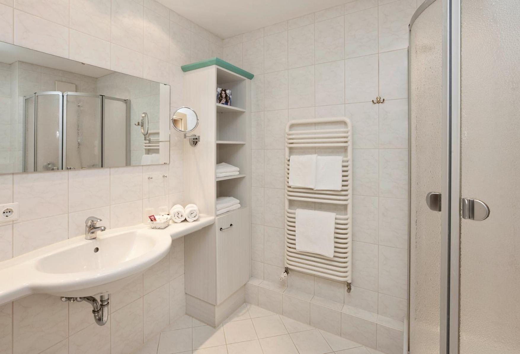 Standard Double Room - Photo 2