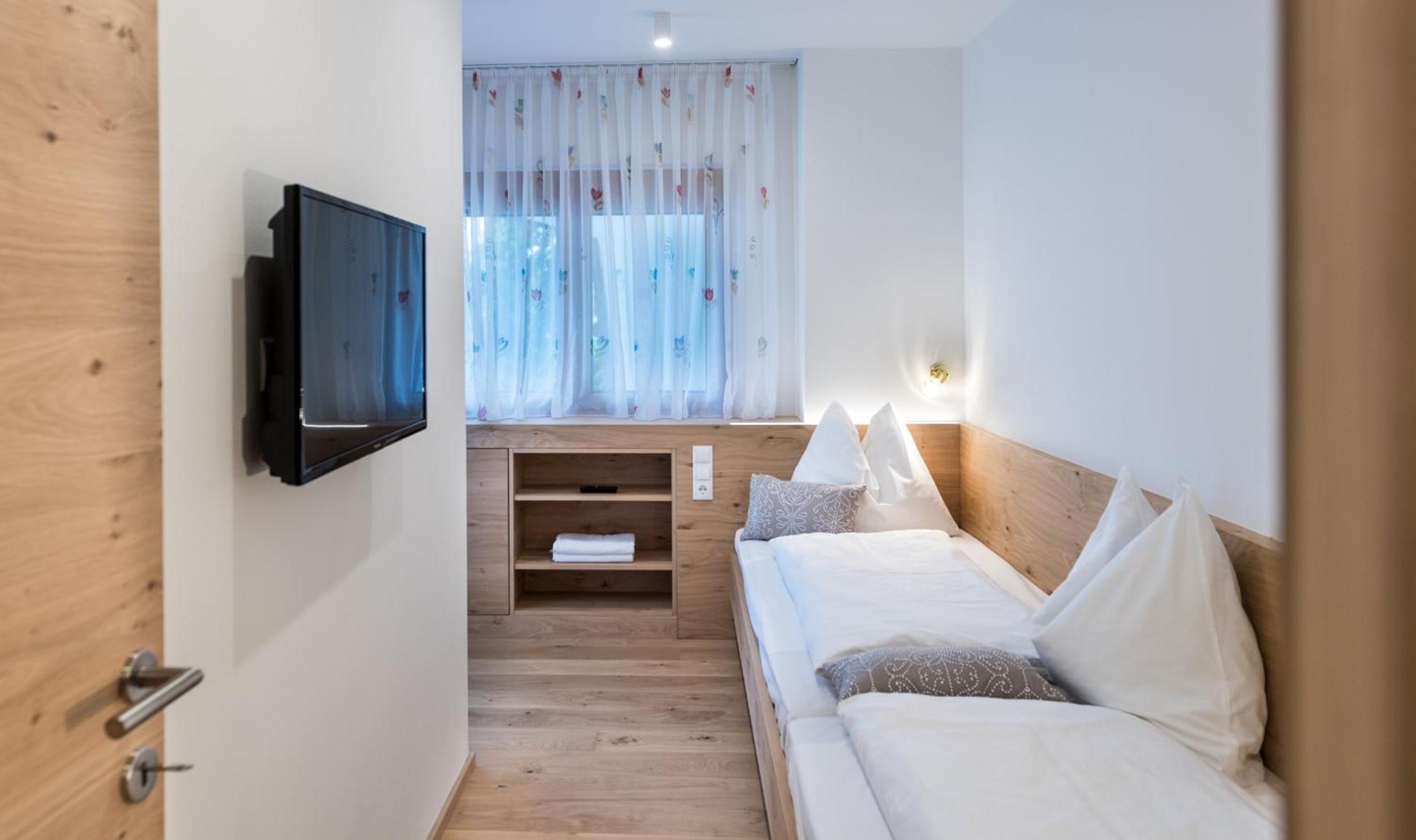 Apartment with Garden View - Photo 9