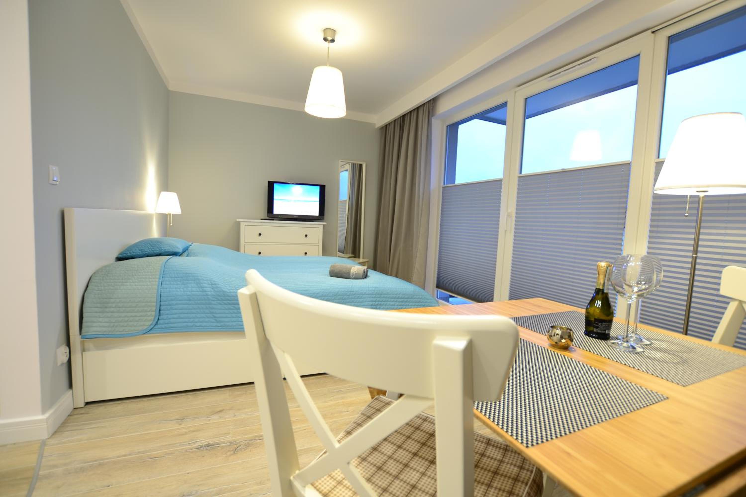Apartment with Balcony - Photo 16