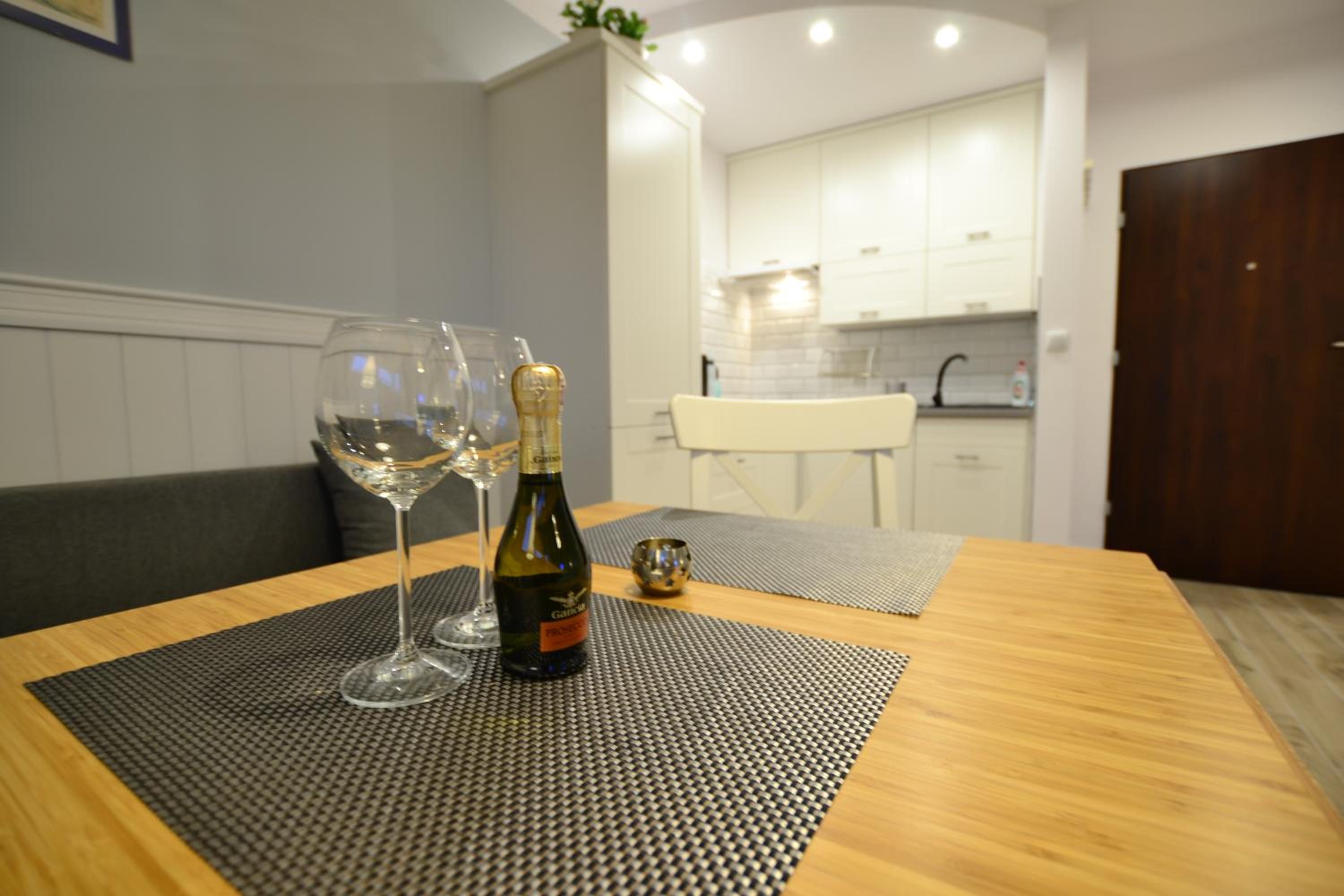 Apartment with Balcony - Photo 18
