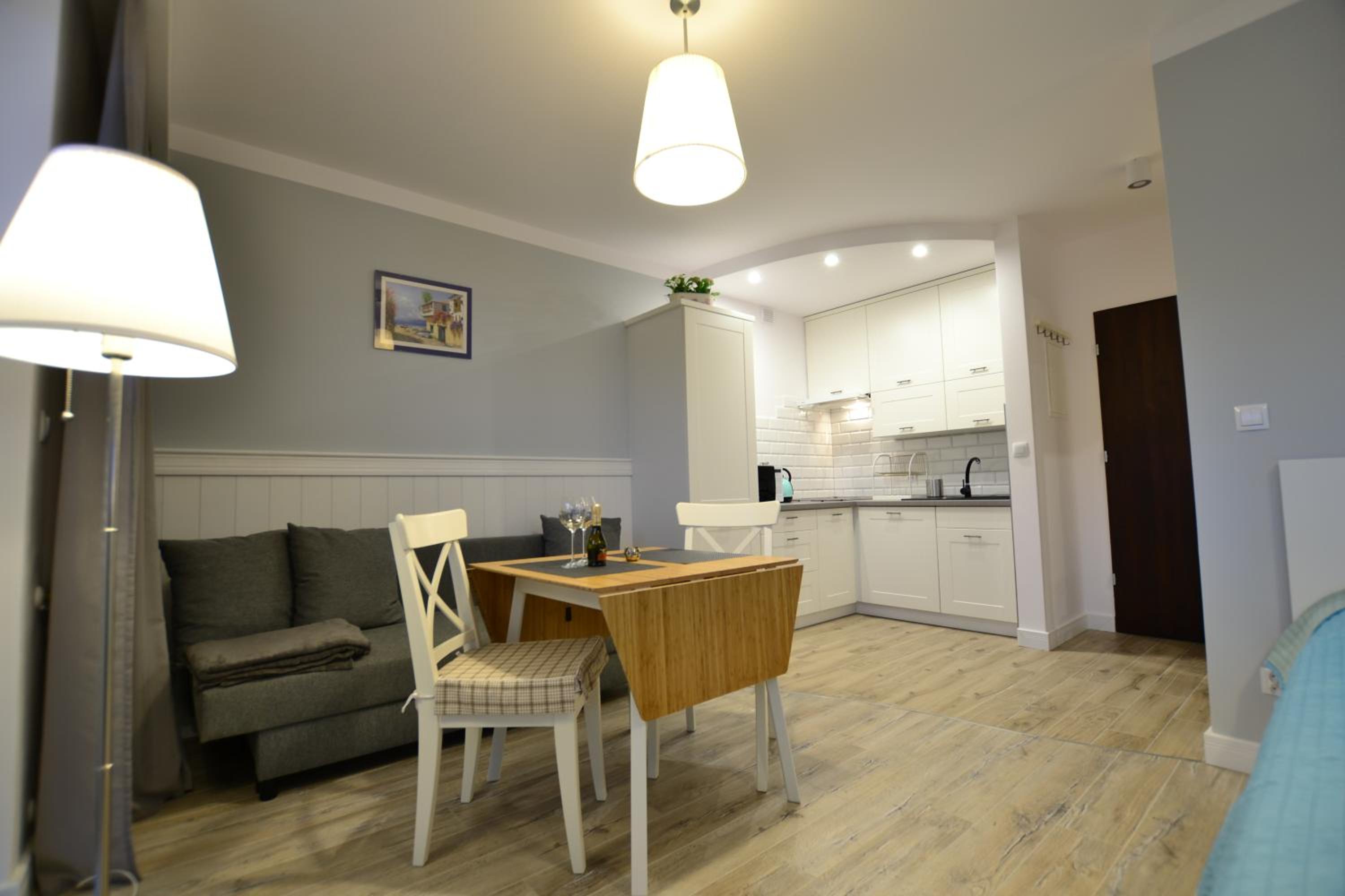 Apartment with Balcony - Photo 27