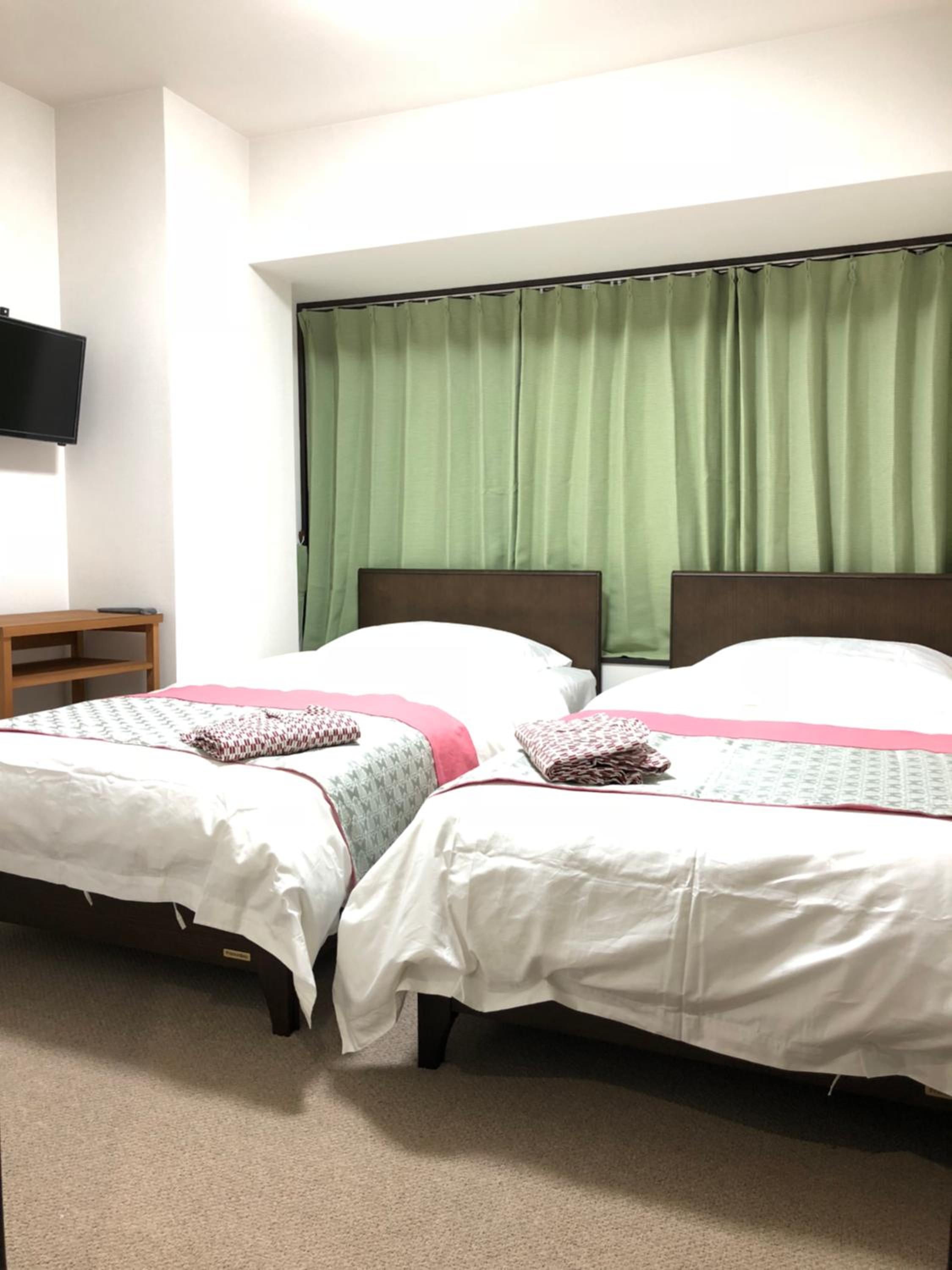 Twin Room with Bathroom