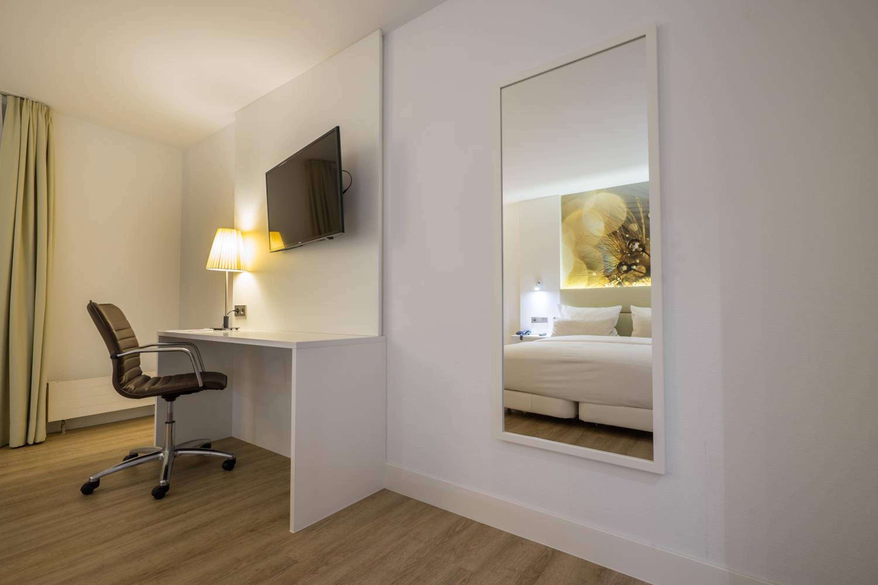 Superior Twin Room with Balcony photo 2