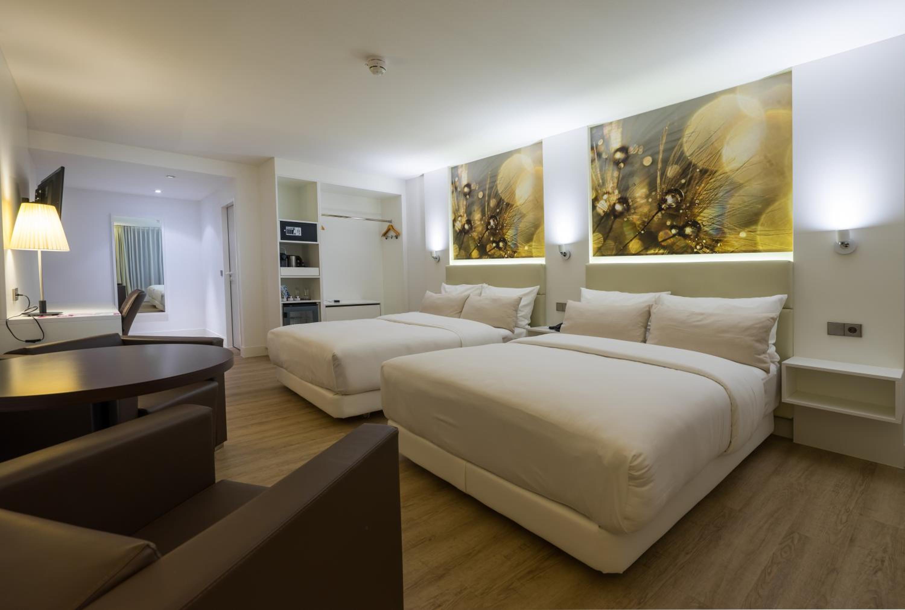 Superior Twin Room with Balcony photo 1