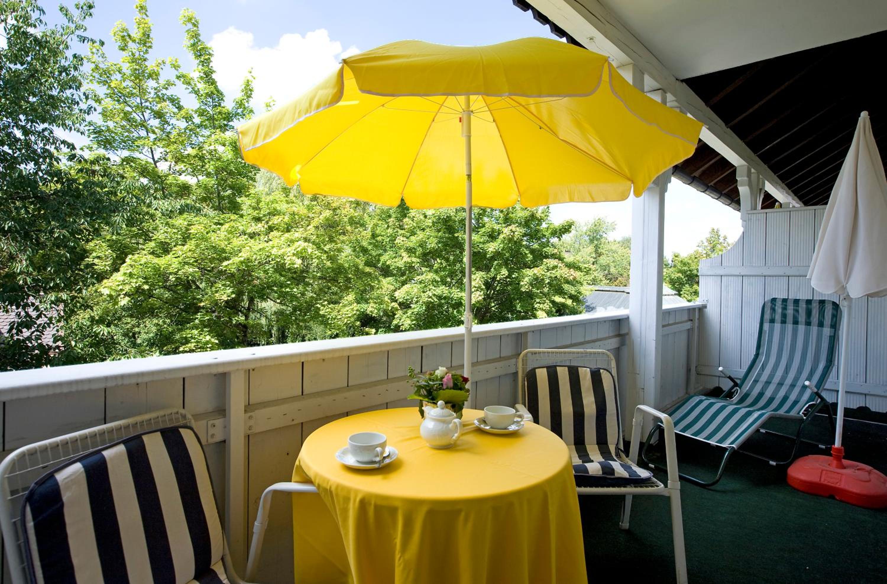 Apartment with Balcony photo 2
