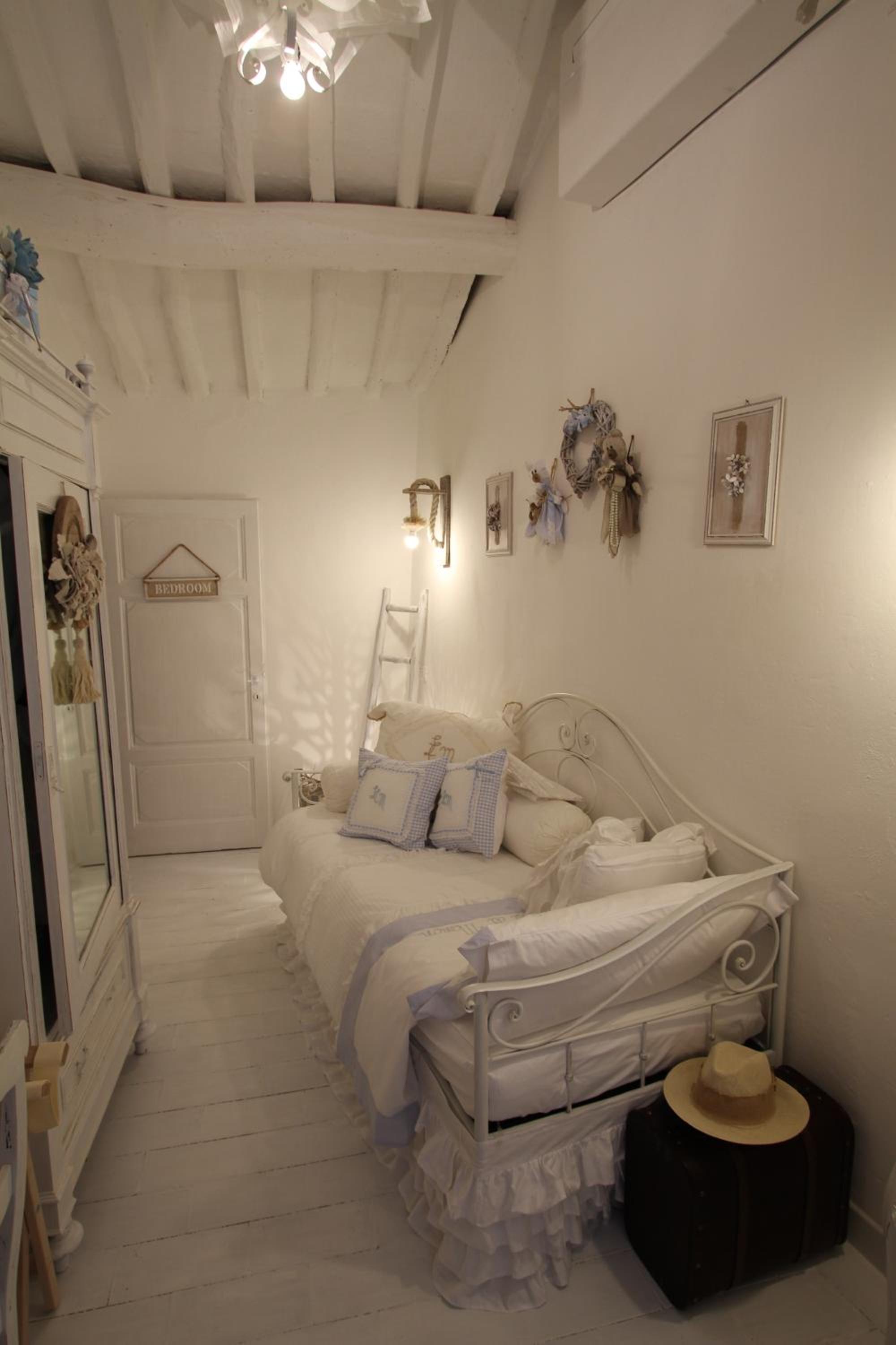 Two-Bedroom House photo 3