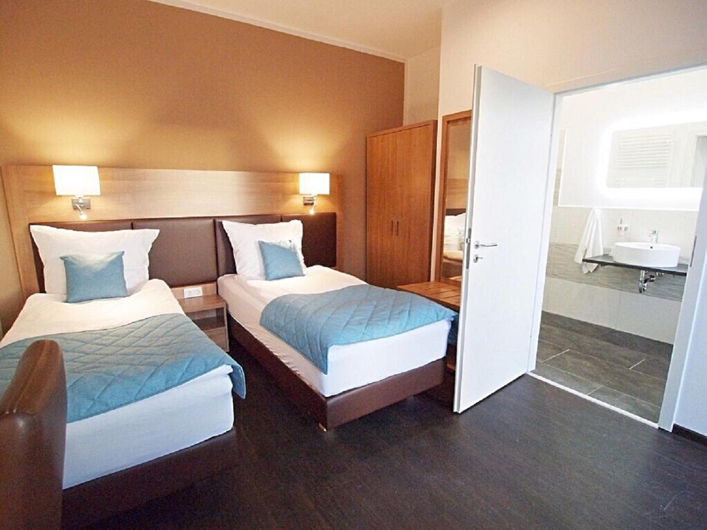 Twin Room with Private Bathroom