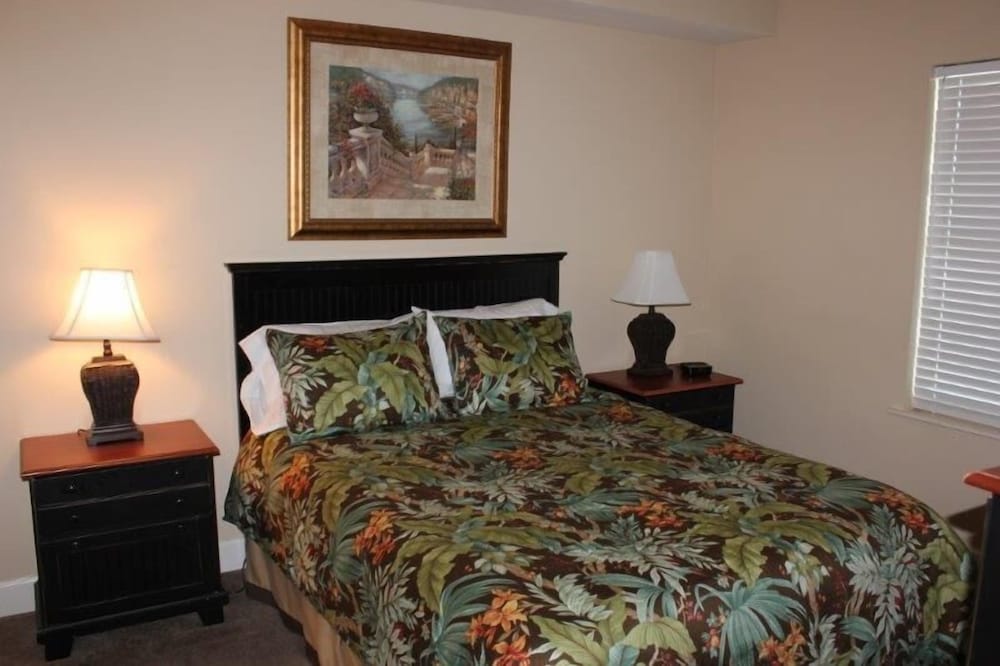 Condo, 2 Bedrooms, Balcony, Beachfront photo 2