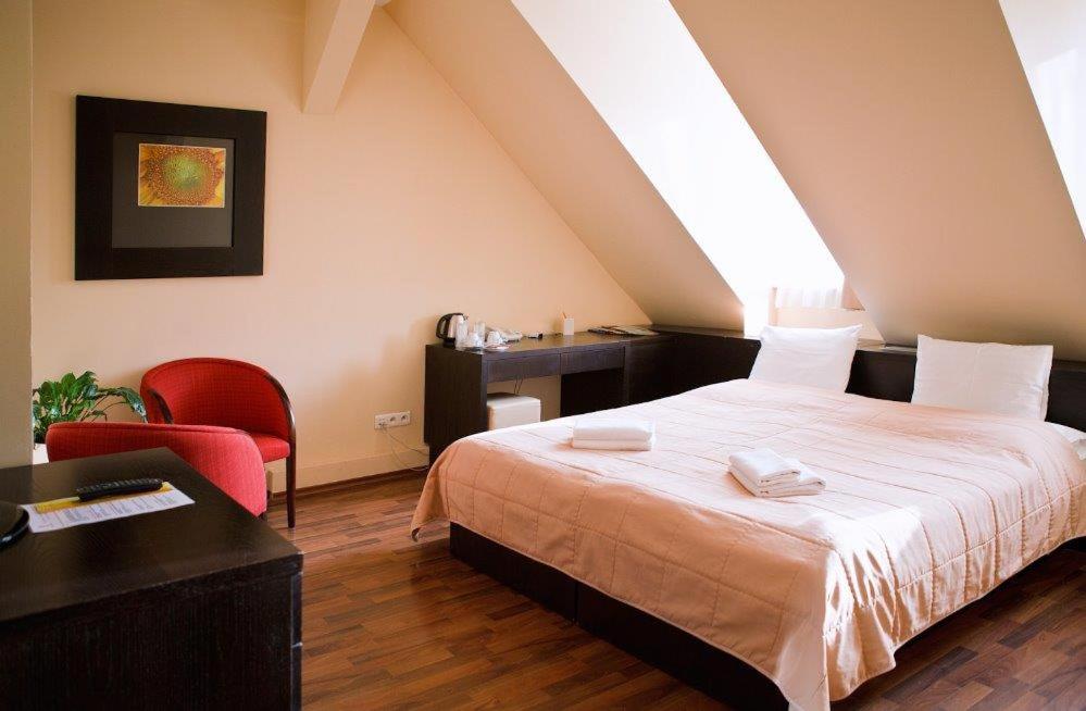 Standard Double/Twin Room - Photo 4