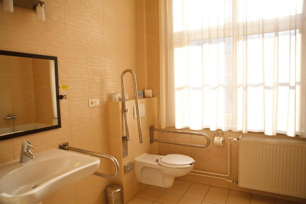 Business Double Room - Photo 10